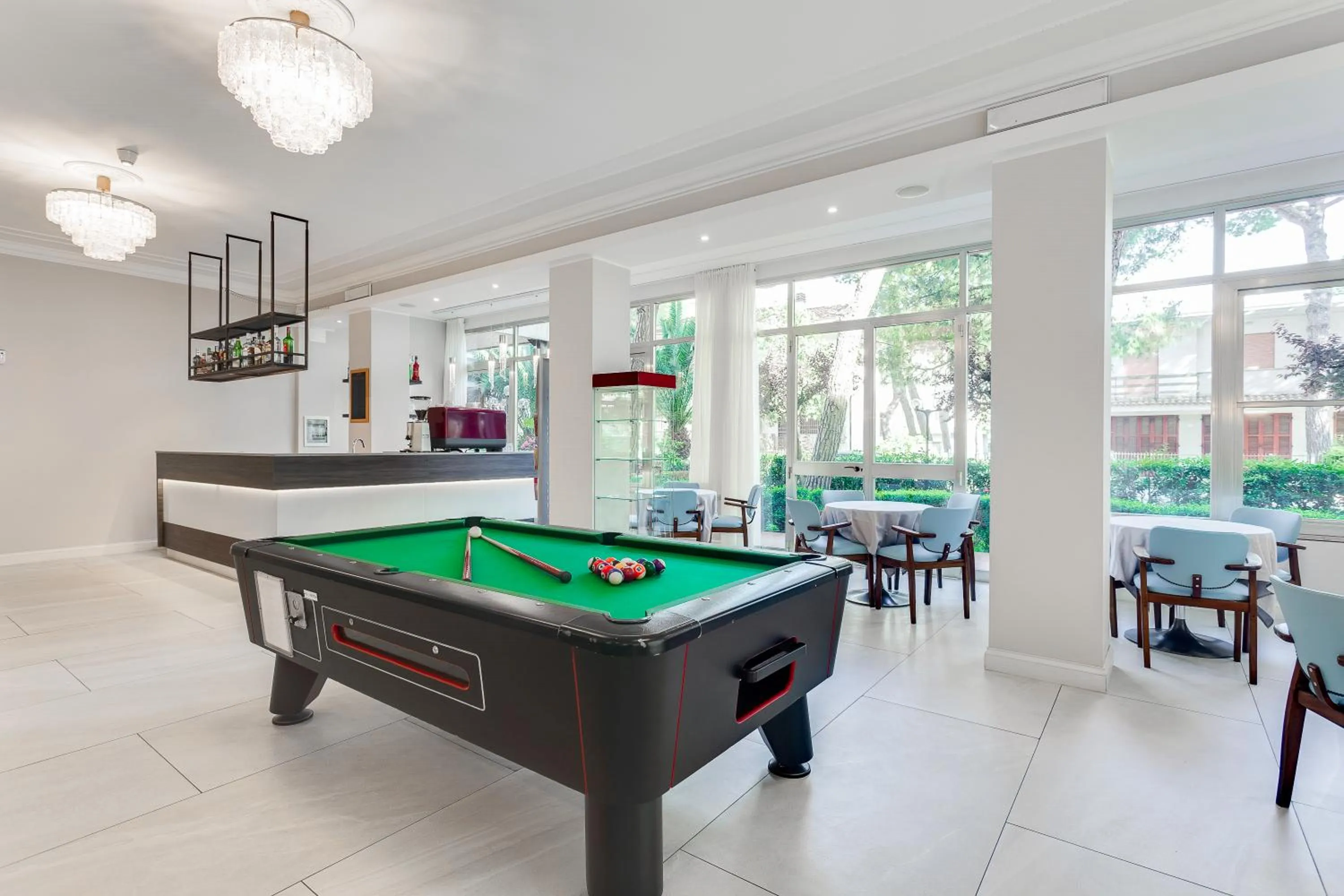 Billiard in Hotel Meeting