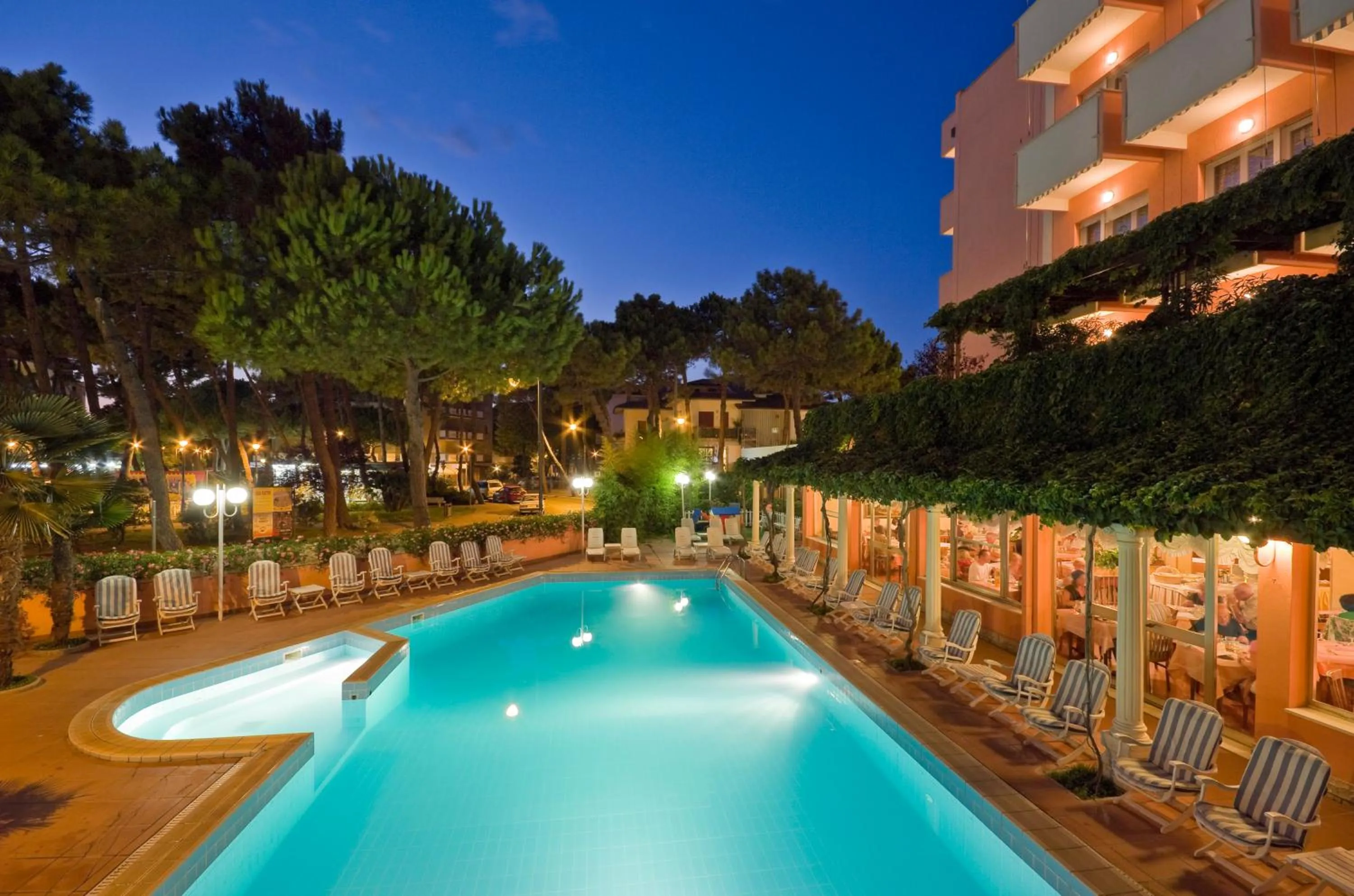 Property building in Hotel Meeting