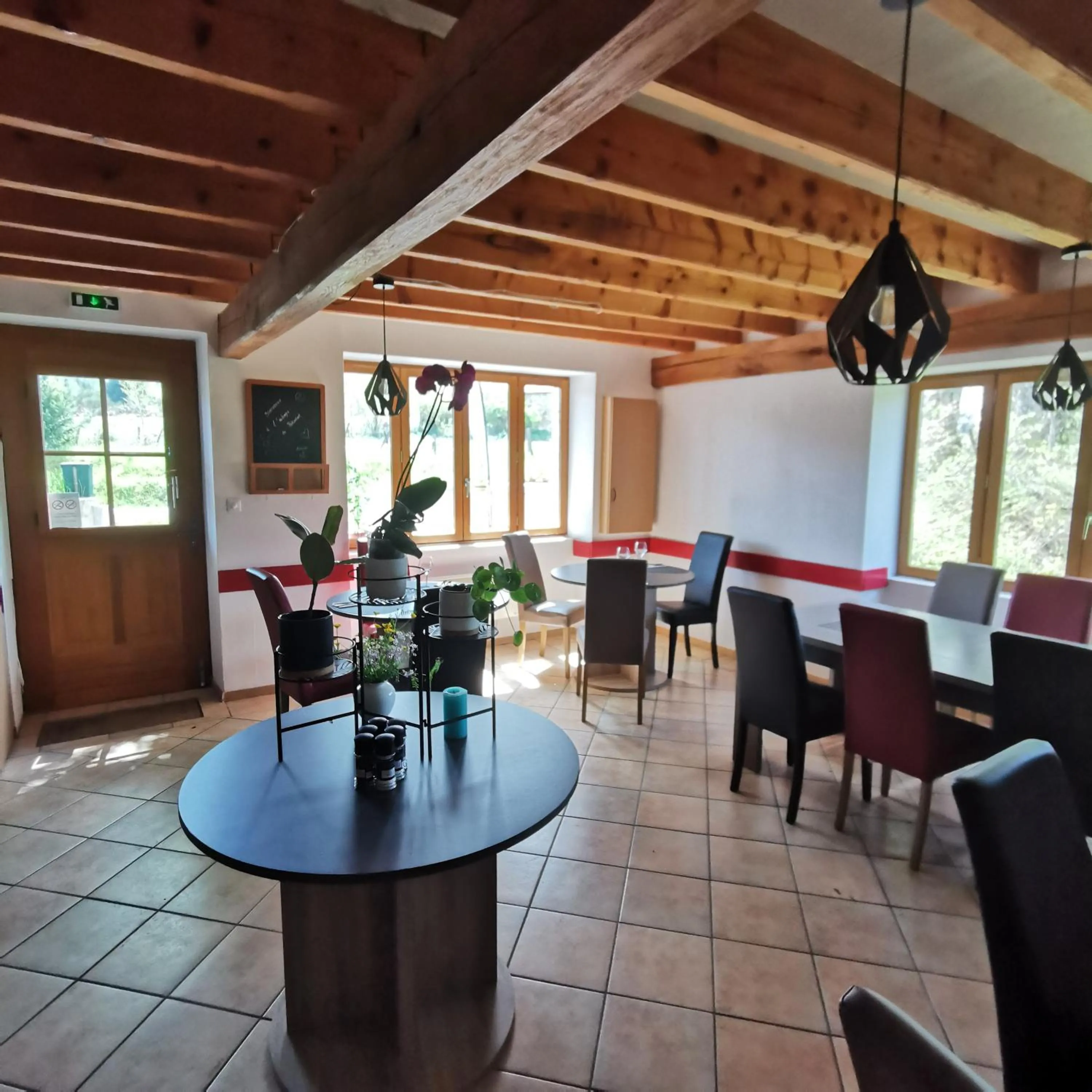 Restaurant/places to eat in Auberge du Précontent