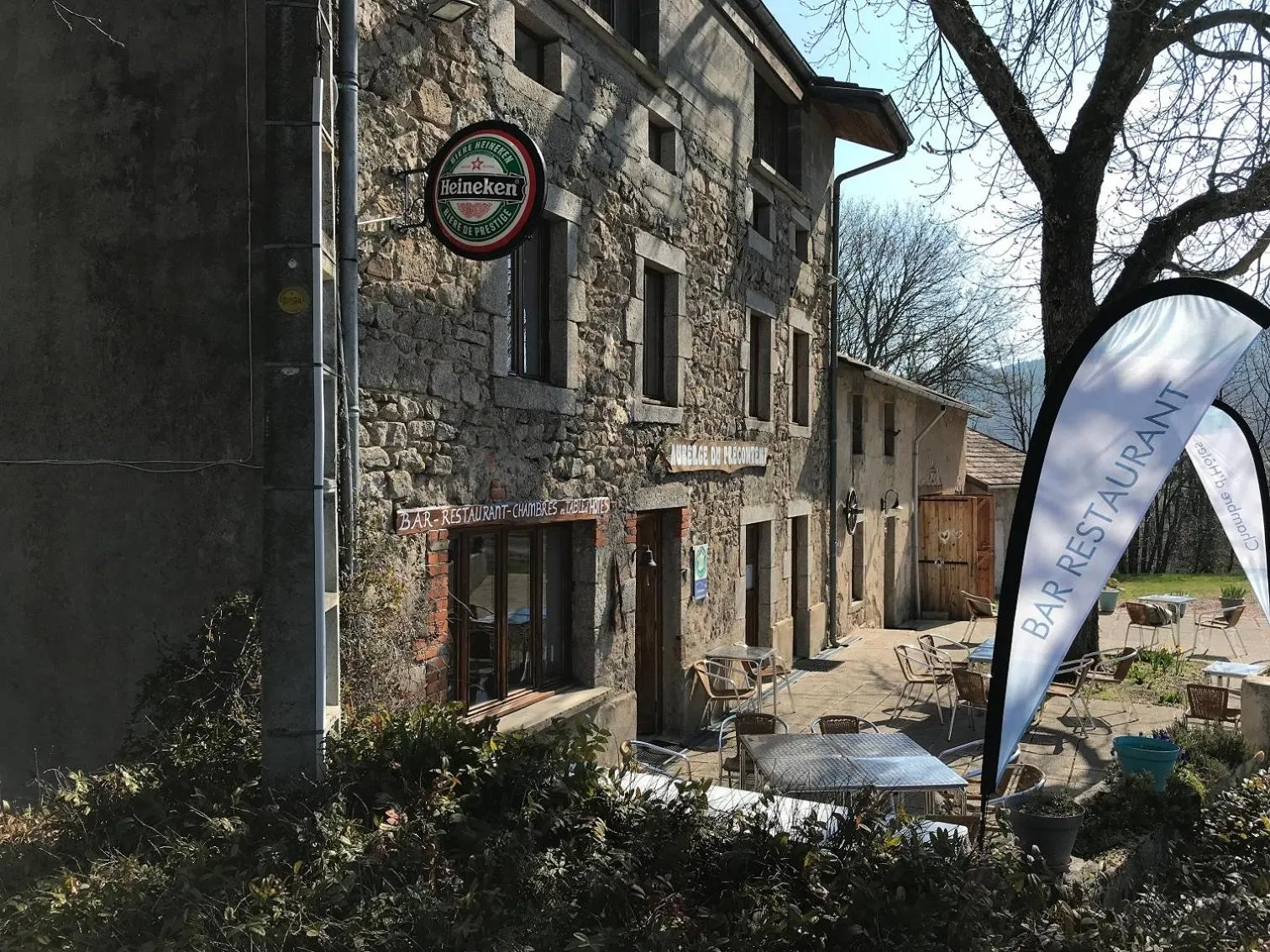Facade/entrance in Auberge du Précontent