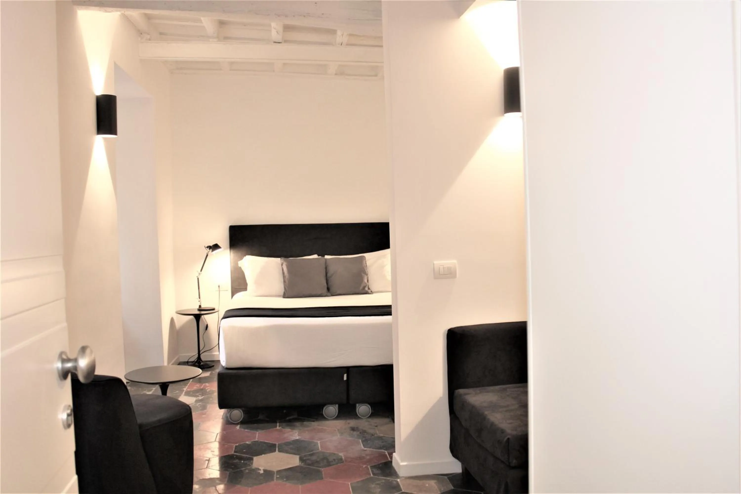 Seating area, Bed in Youroom Vite