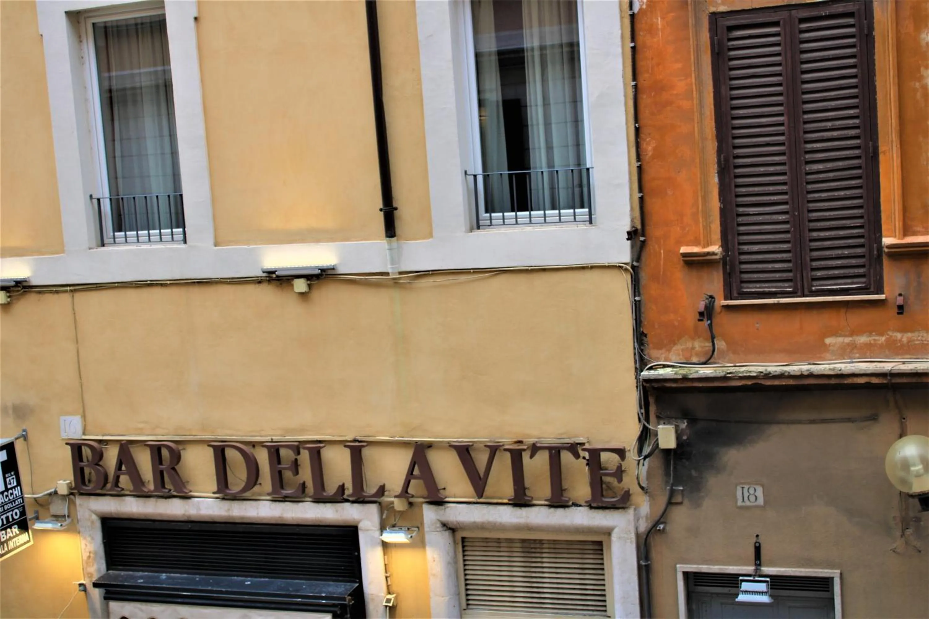 Property building in Youroom Vite