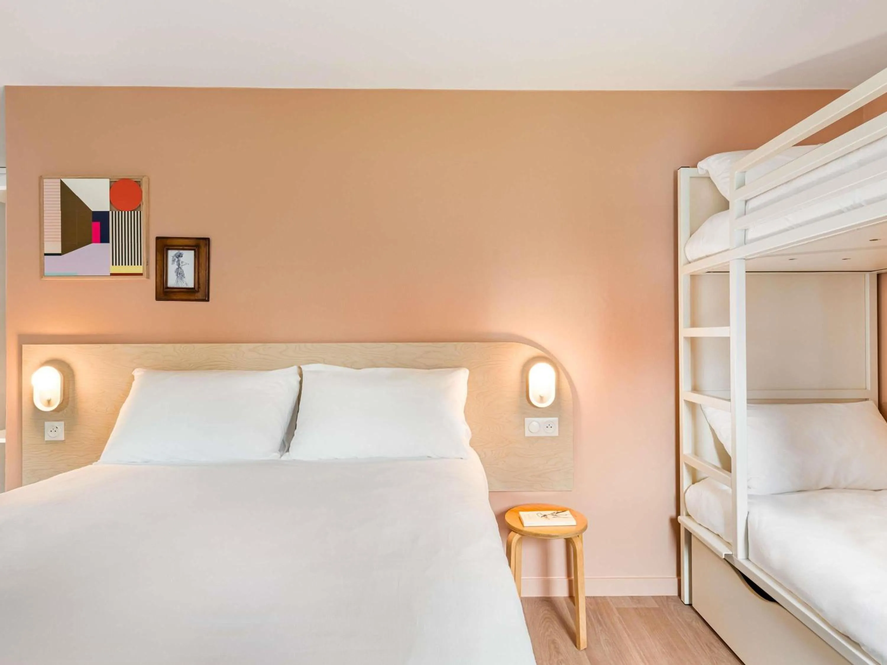 Bedroom, Bed in greet Hôtel Prévessin Genève Aéroport