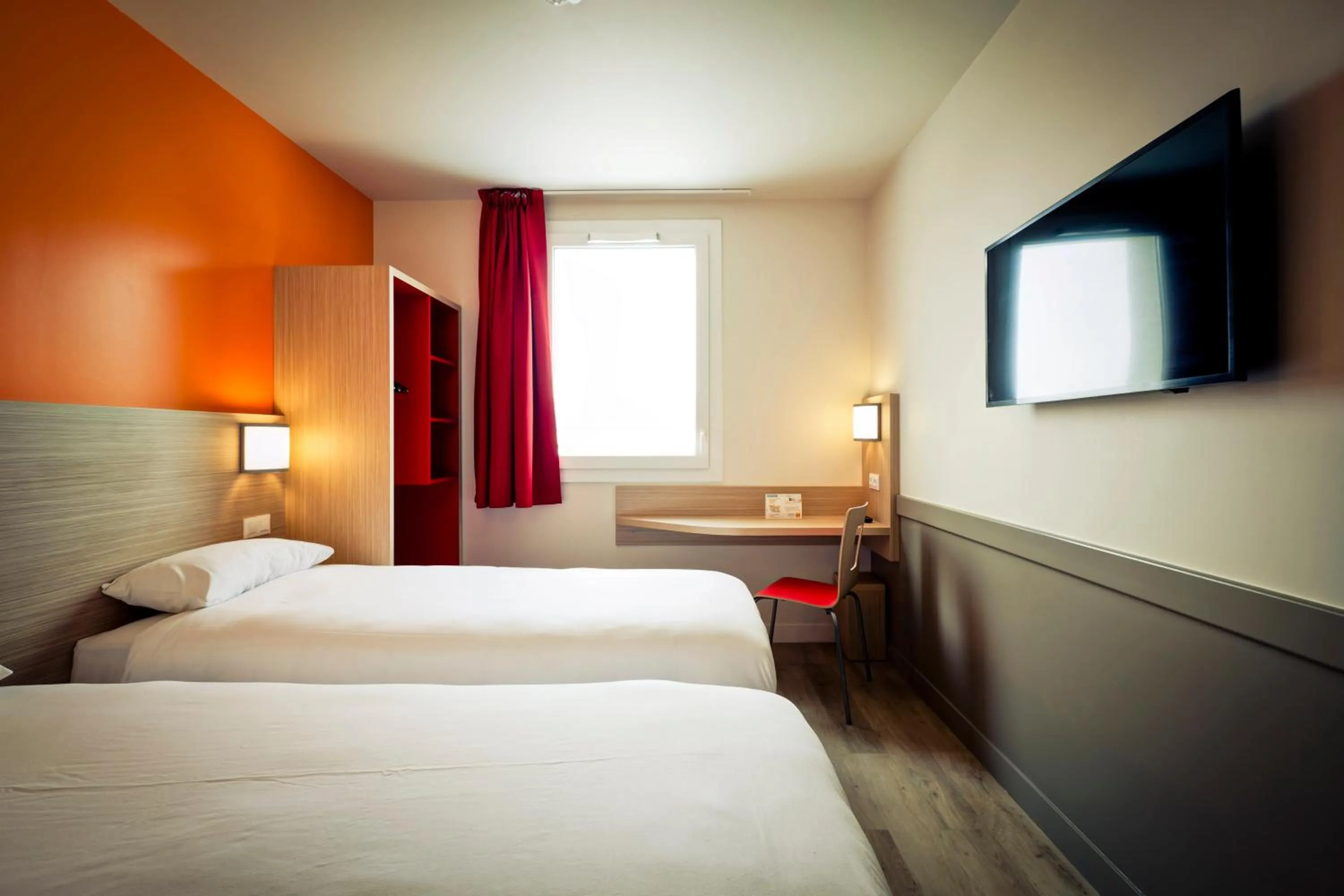 Comfort Twin Room in greet Hôtel Prévessin Genève Aéroport