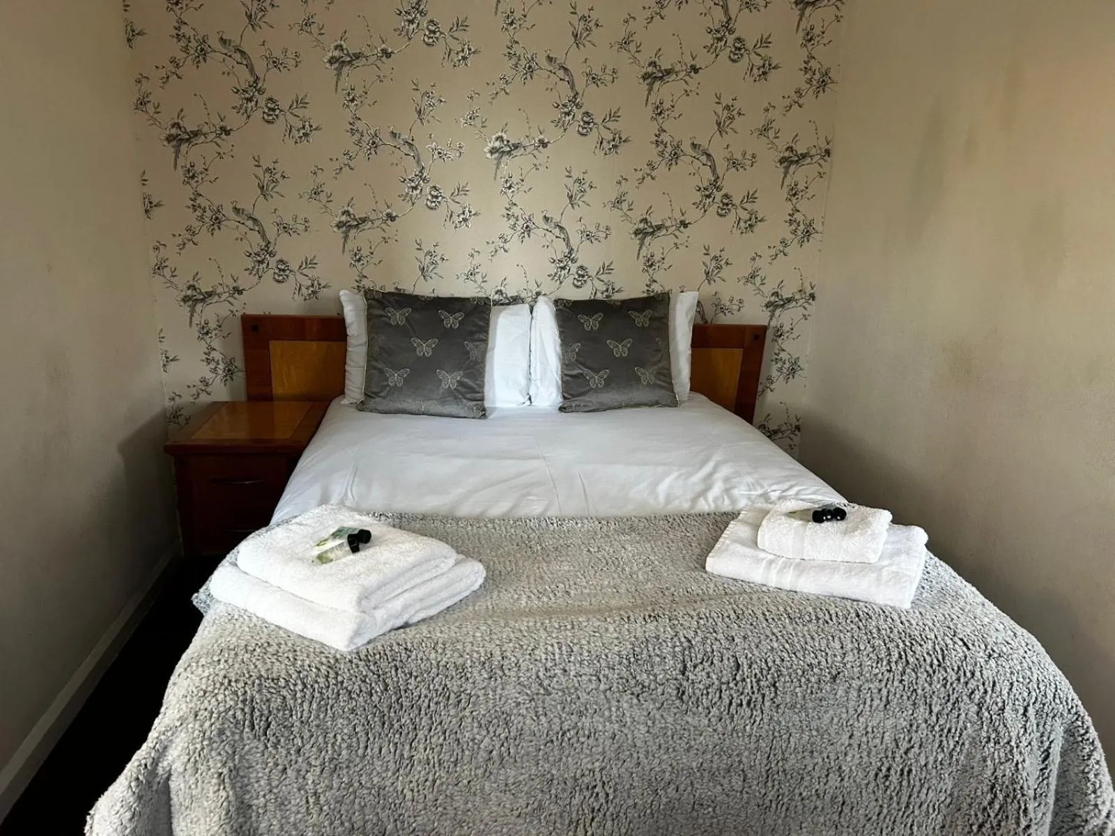 Bedroom in The Rose And Crown Hotel