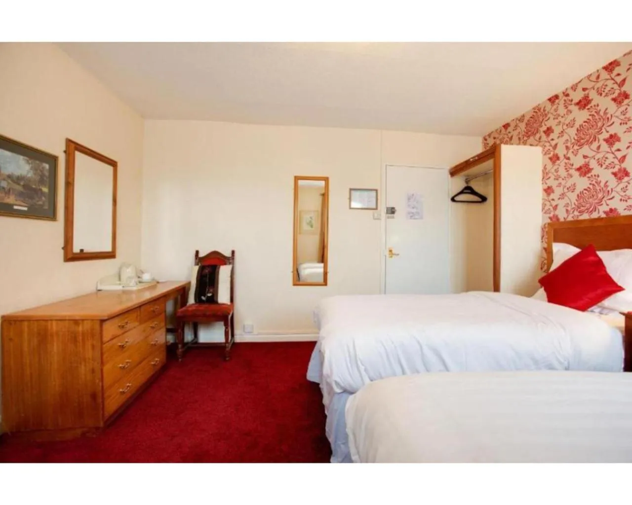 Bedroom in The Rose And Crown Hotel