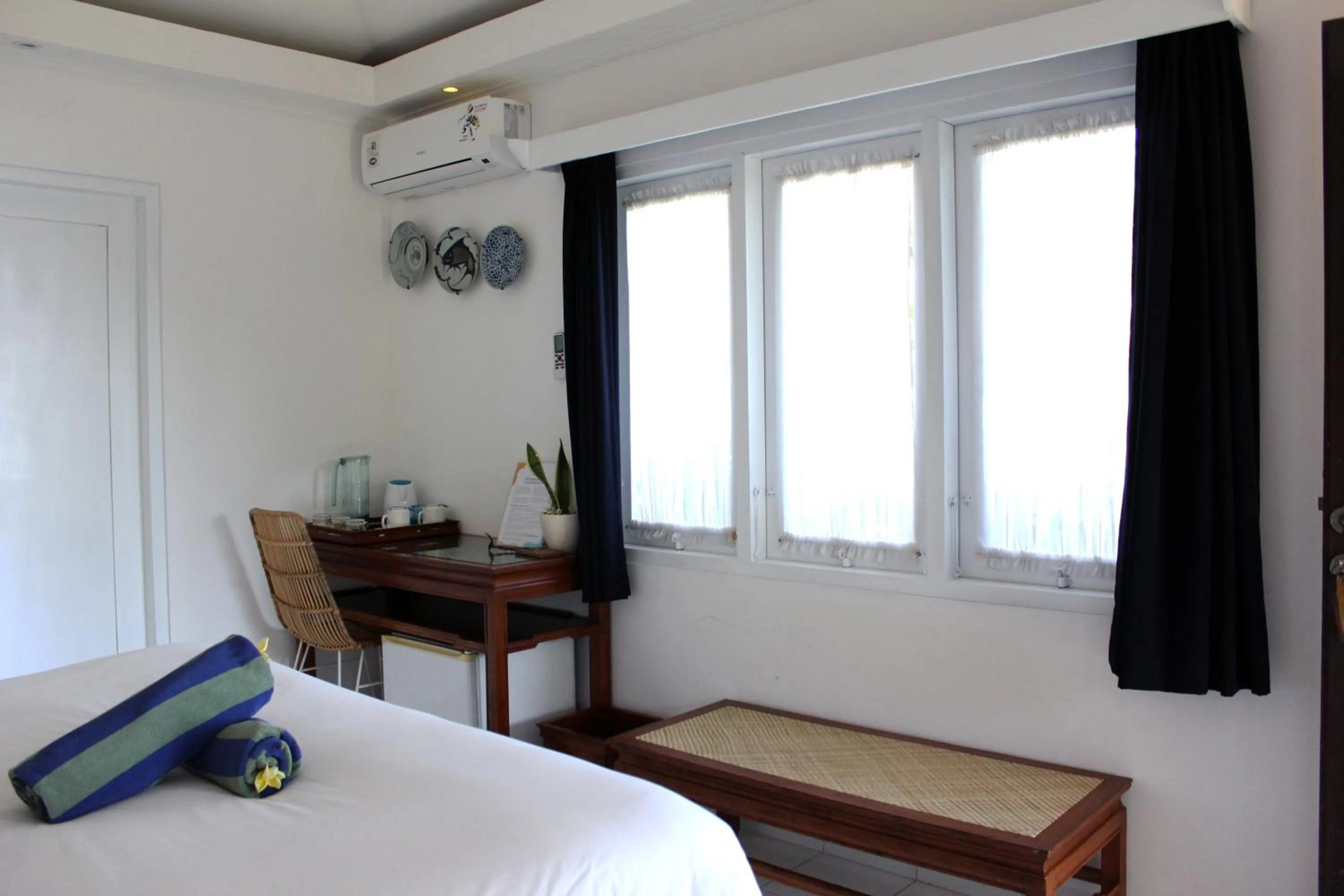 Coffee/tea facilities, Bed in Lotus Bungalows