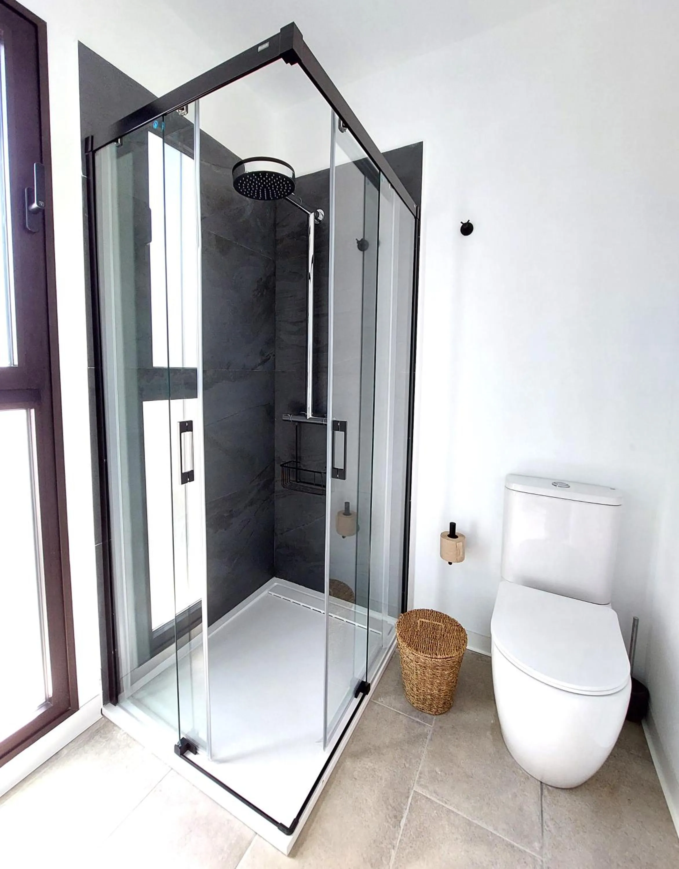 Shower in Mana EcoRetreat