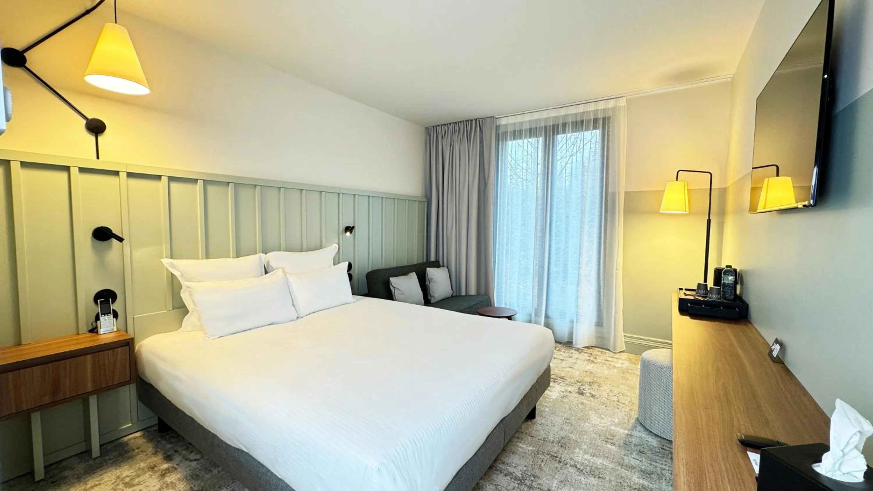 Superior Double Room in Kyriad Compiègne