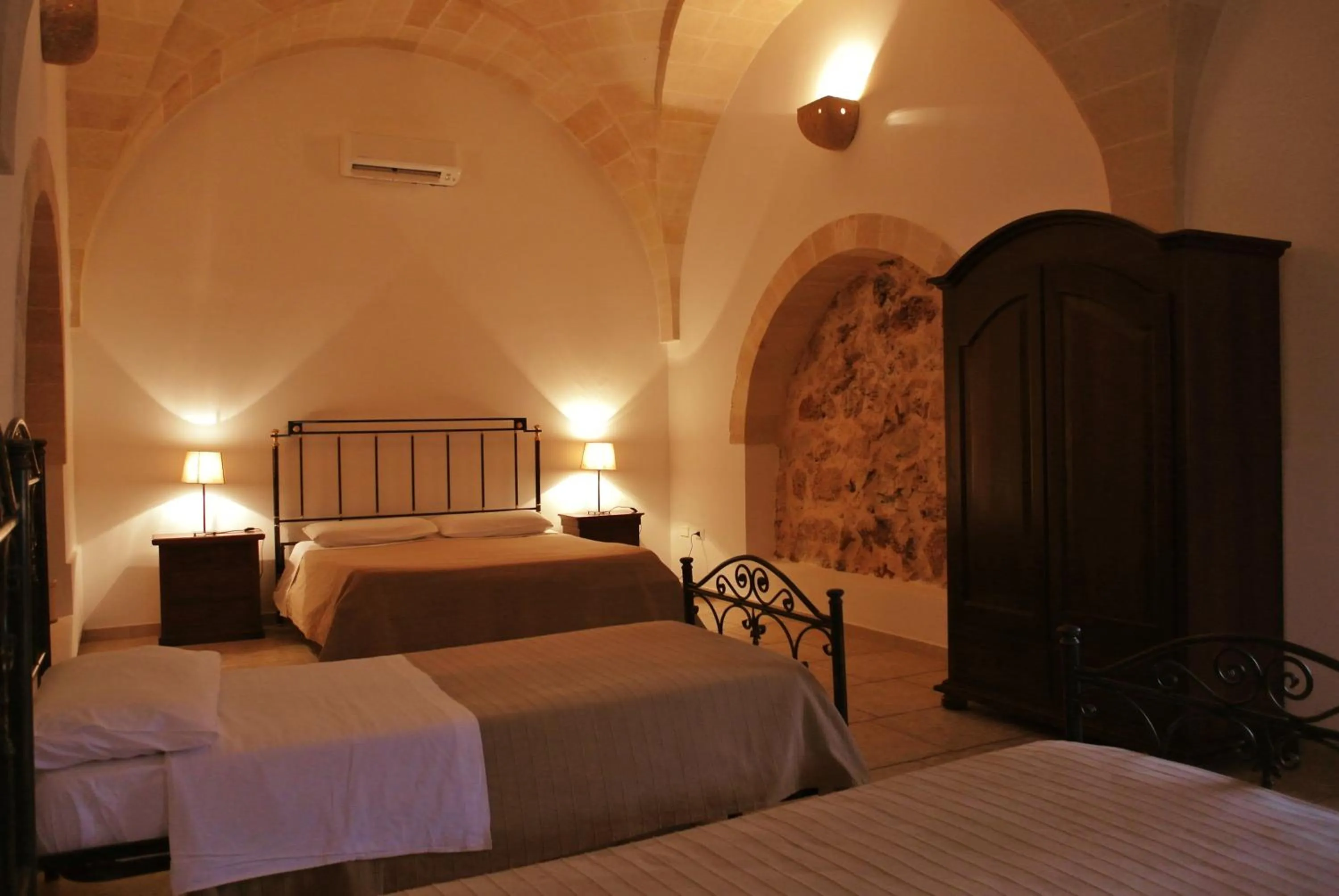 Photo of the whole room, Bed in Masseria Nuova