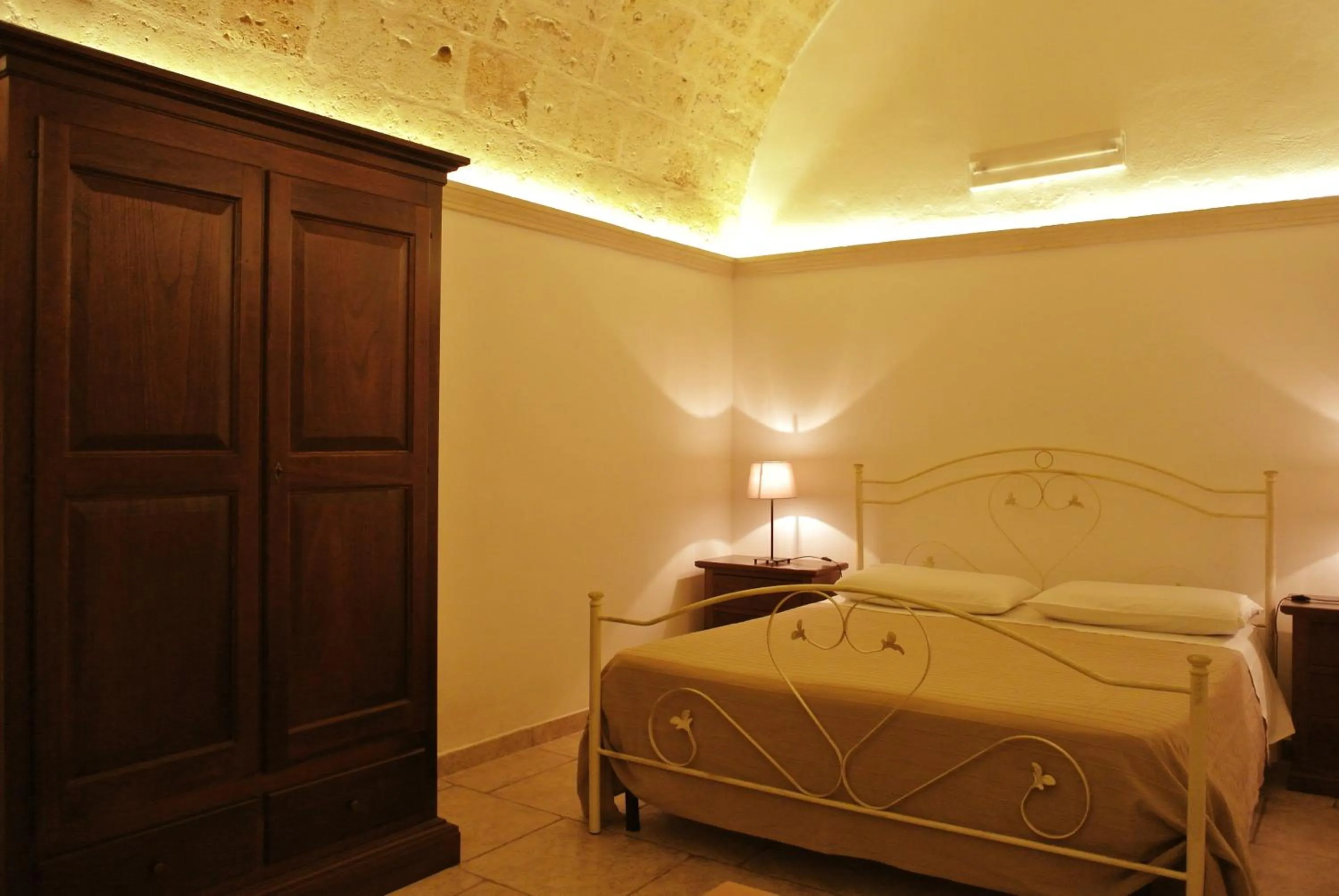 Photo of the whole room, Bed in Masseria Nuova
