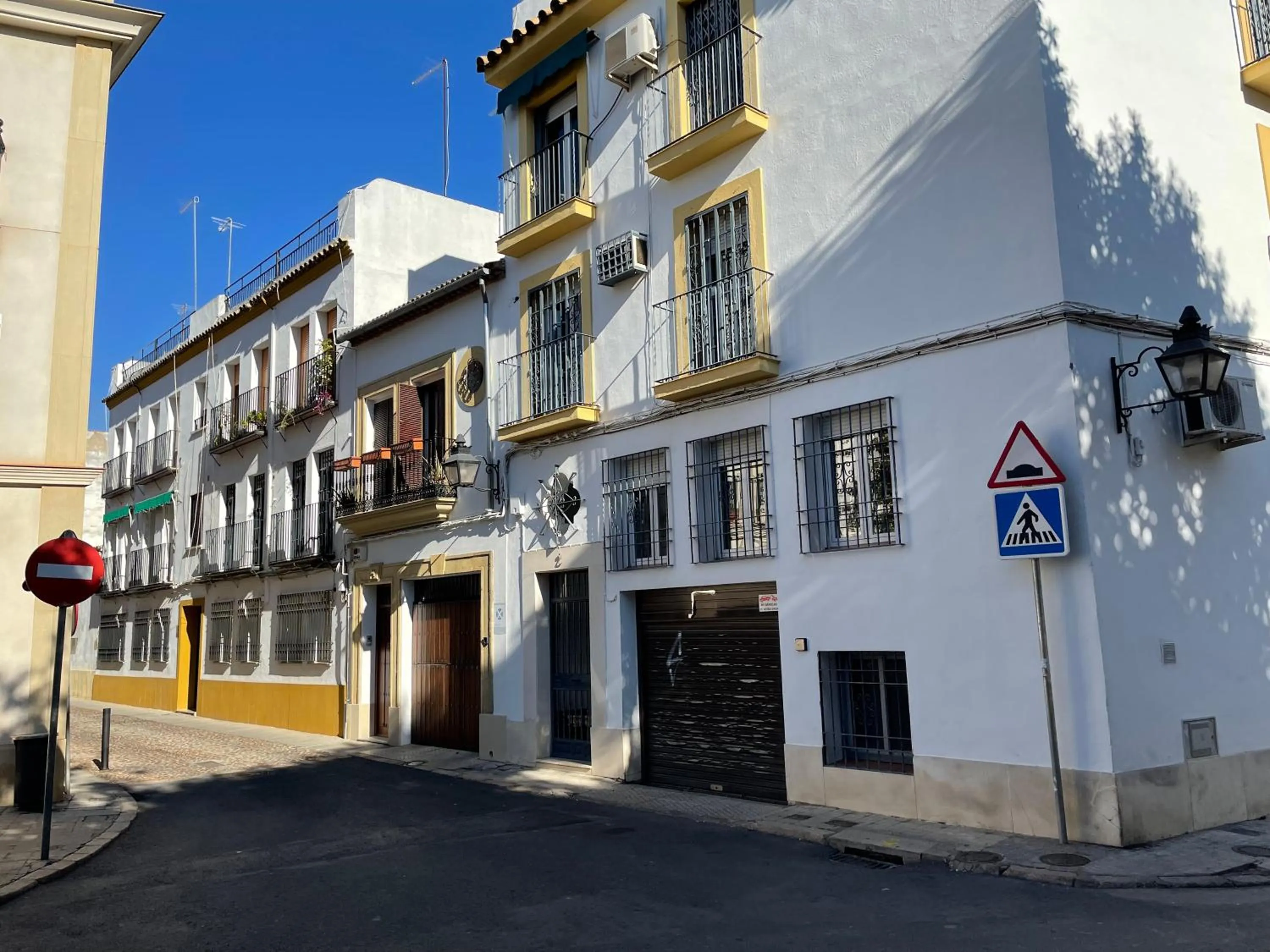 Facade/entrance in Viana Rooms Córdoba