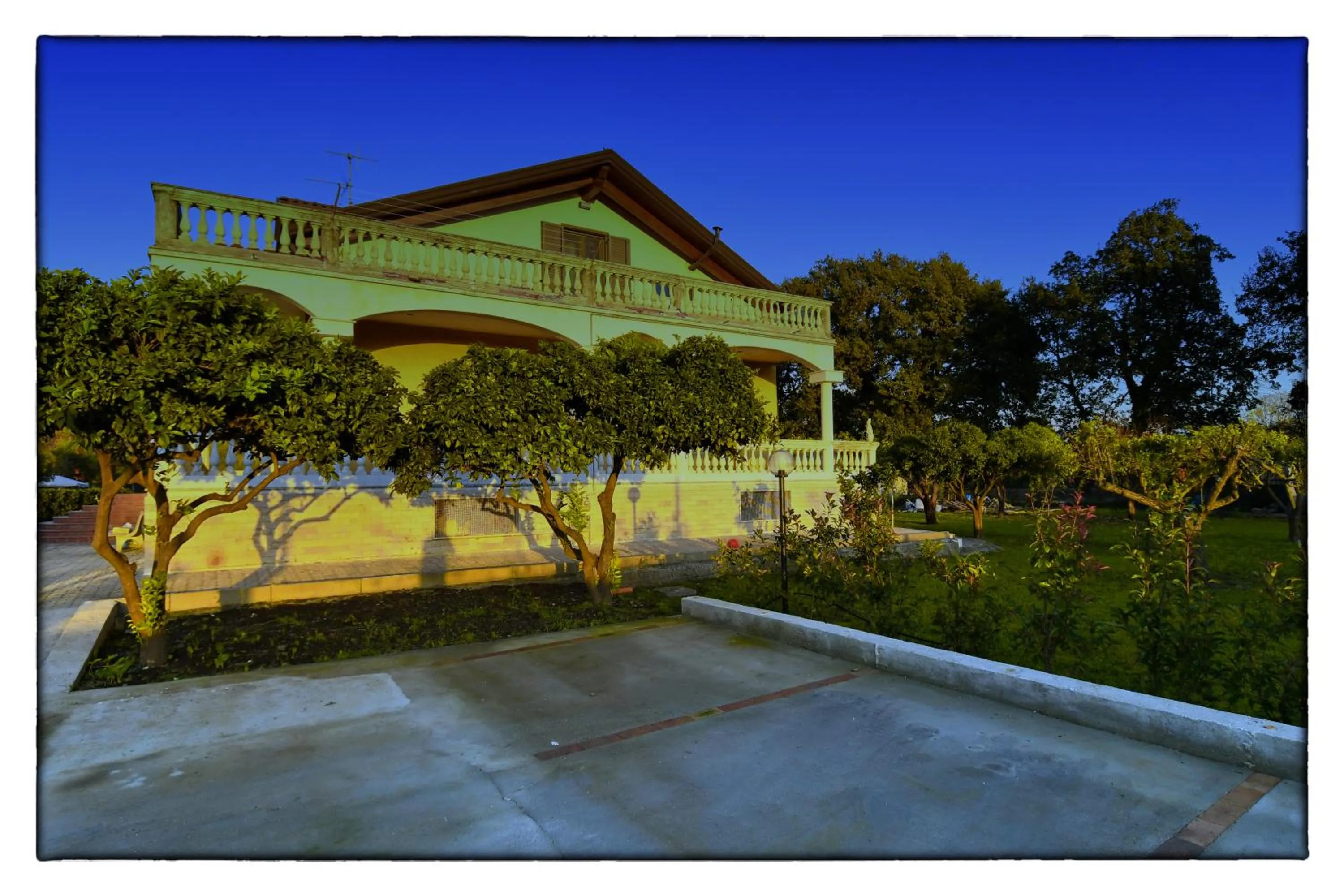 Parking in Villa Costiera Salerno