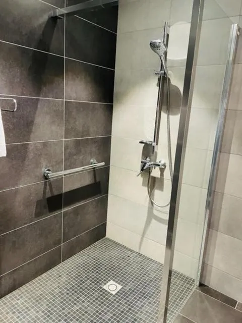Shower in Hotel de l'Europe