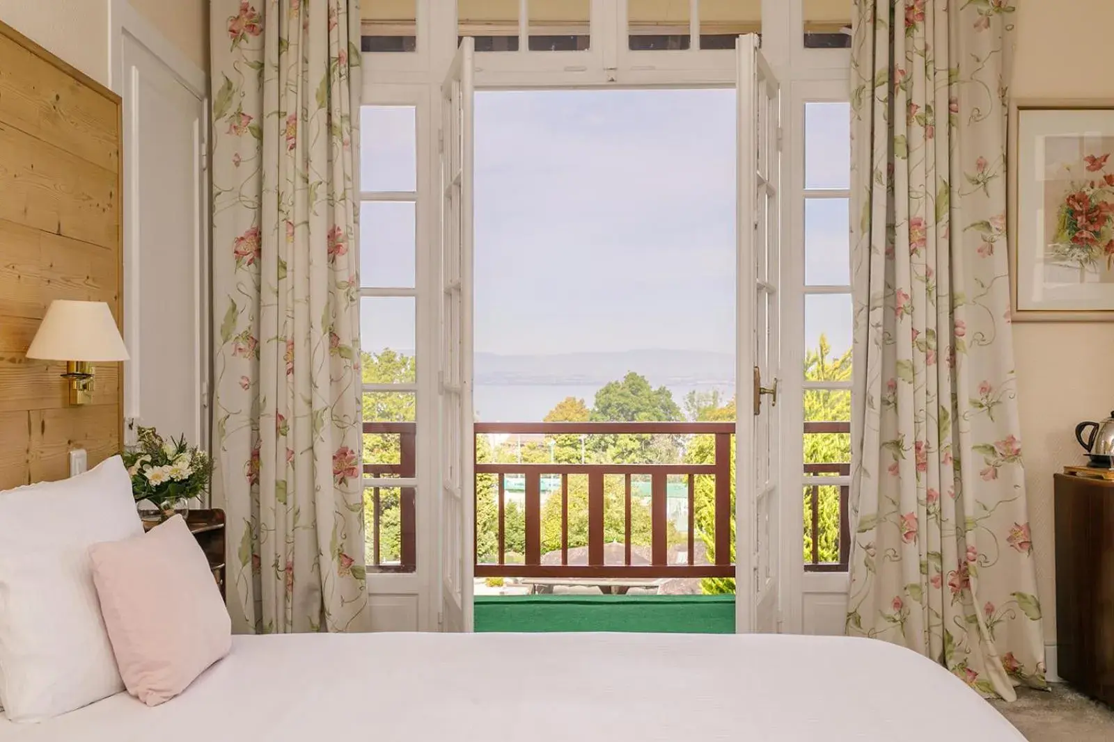 Classic Room - Lake View in La Verniaz et ses Chalets Classic Room - Lake View in La Verniaz et ses Chalets