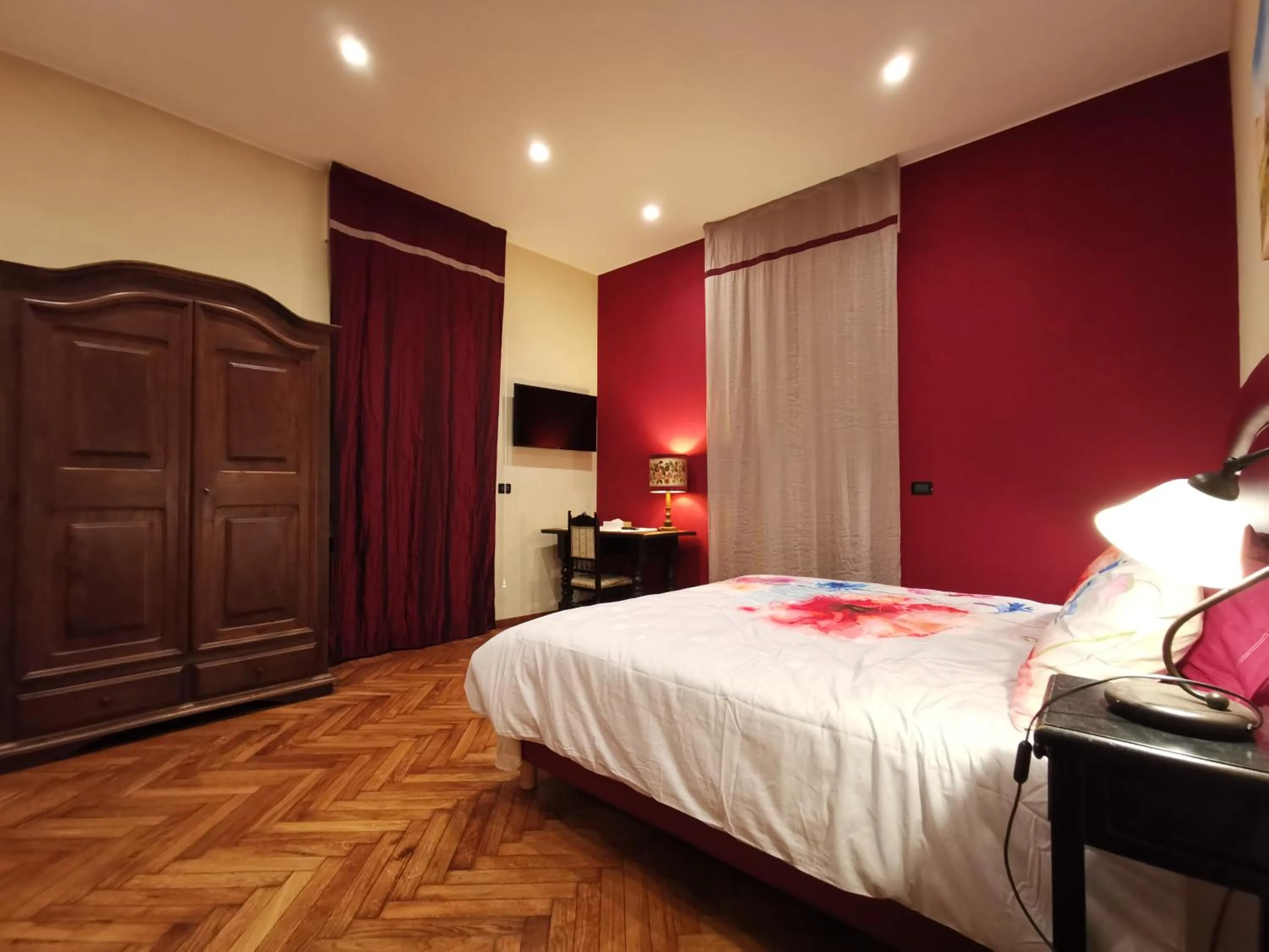 Photo of the whole room, Bed in B&B Ad Quintum Torino