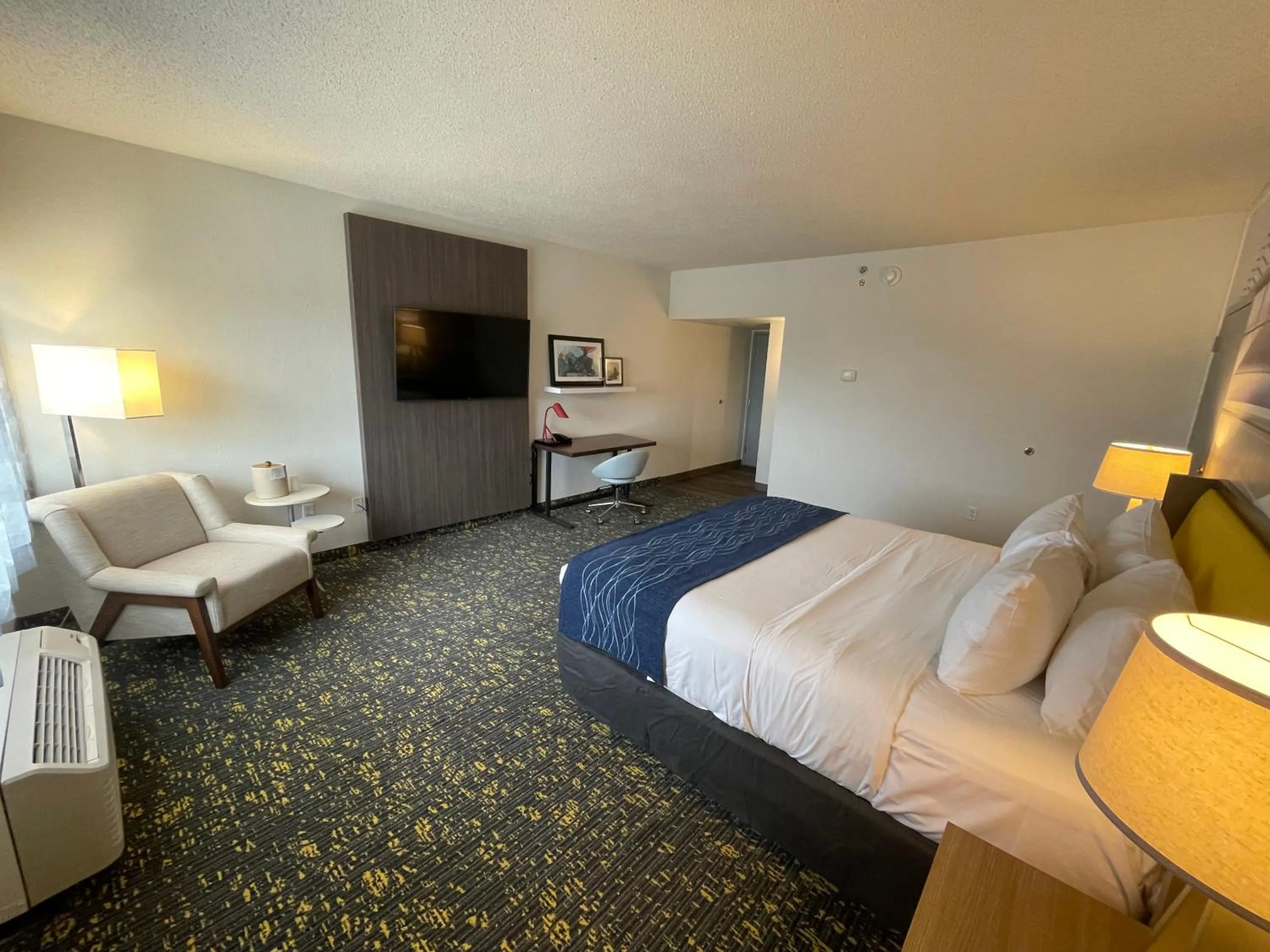 Bed in Saint Louis Airport Hotel