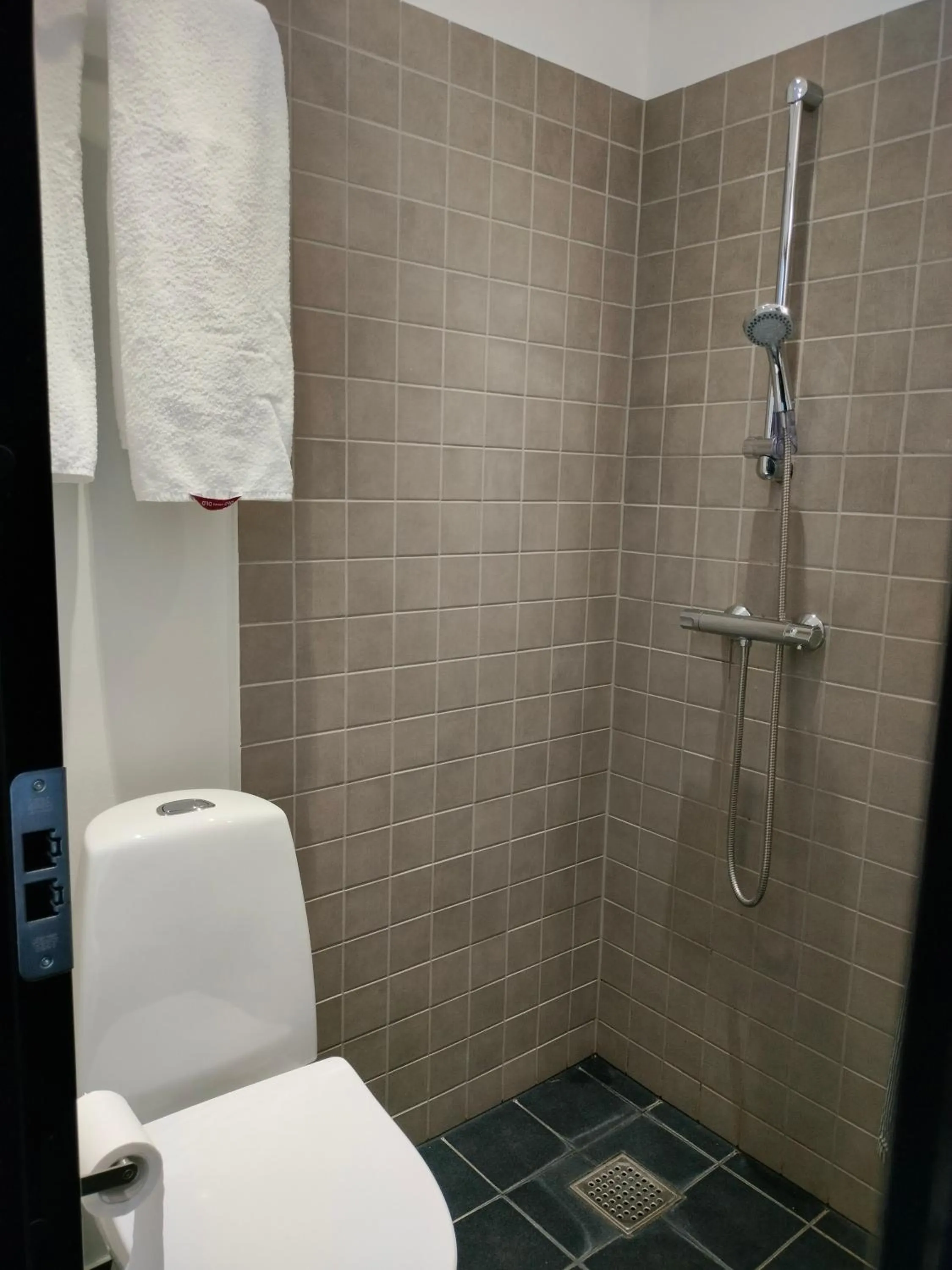 Shower in Dancenter Hotel Jomfru Ane