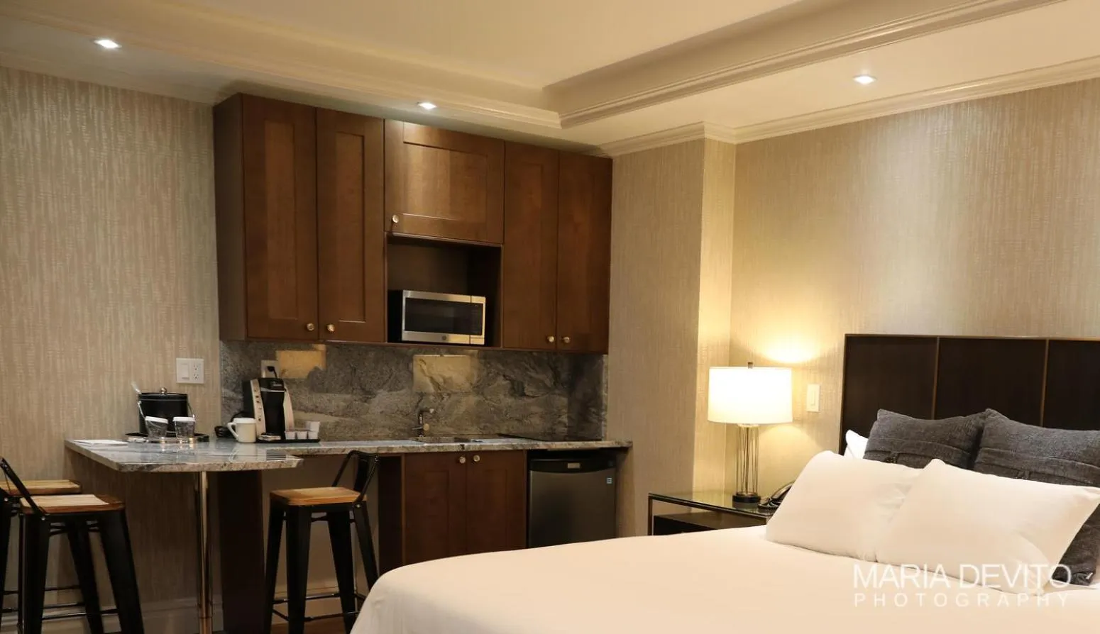 Bed in Norwalk Inn & Conference Center