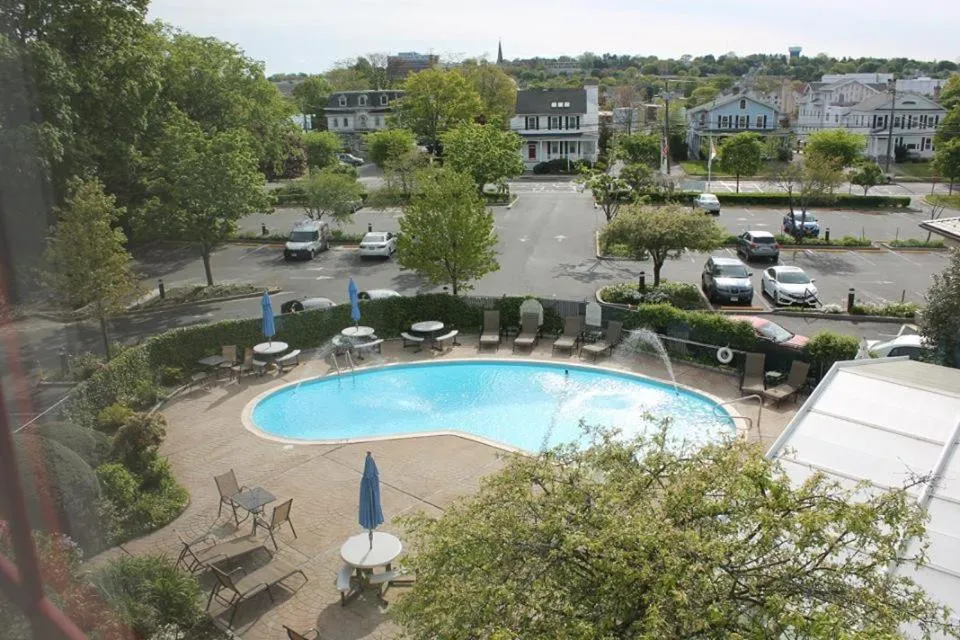 Swimming pool in Norwalk Inn & Conference Center