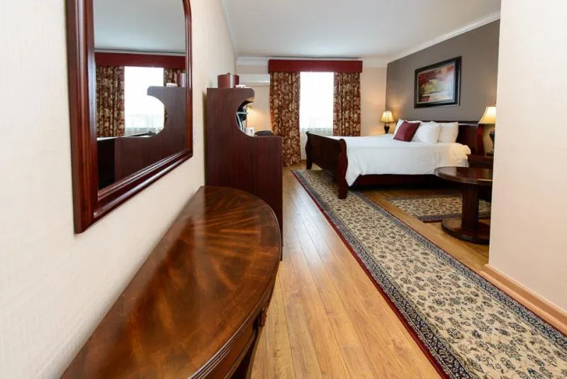 Day, Bed in Norwalk Inn & Conference Center