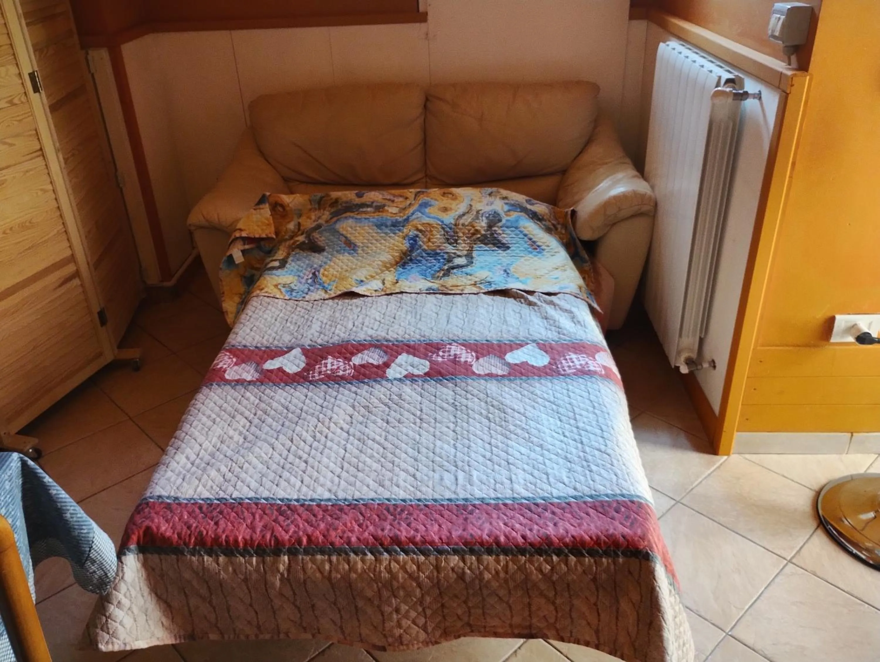 Bed in My House Suite