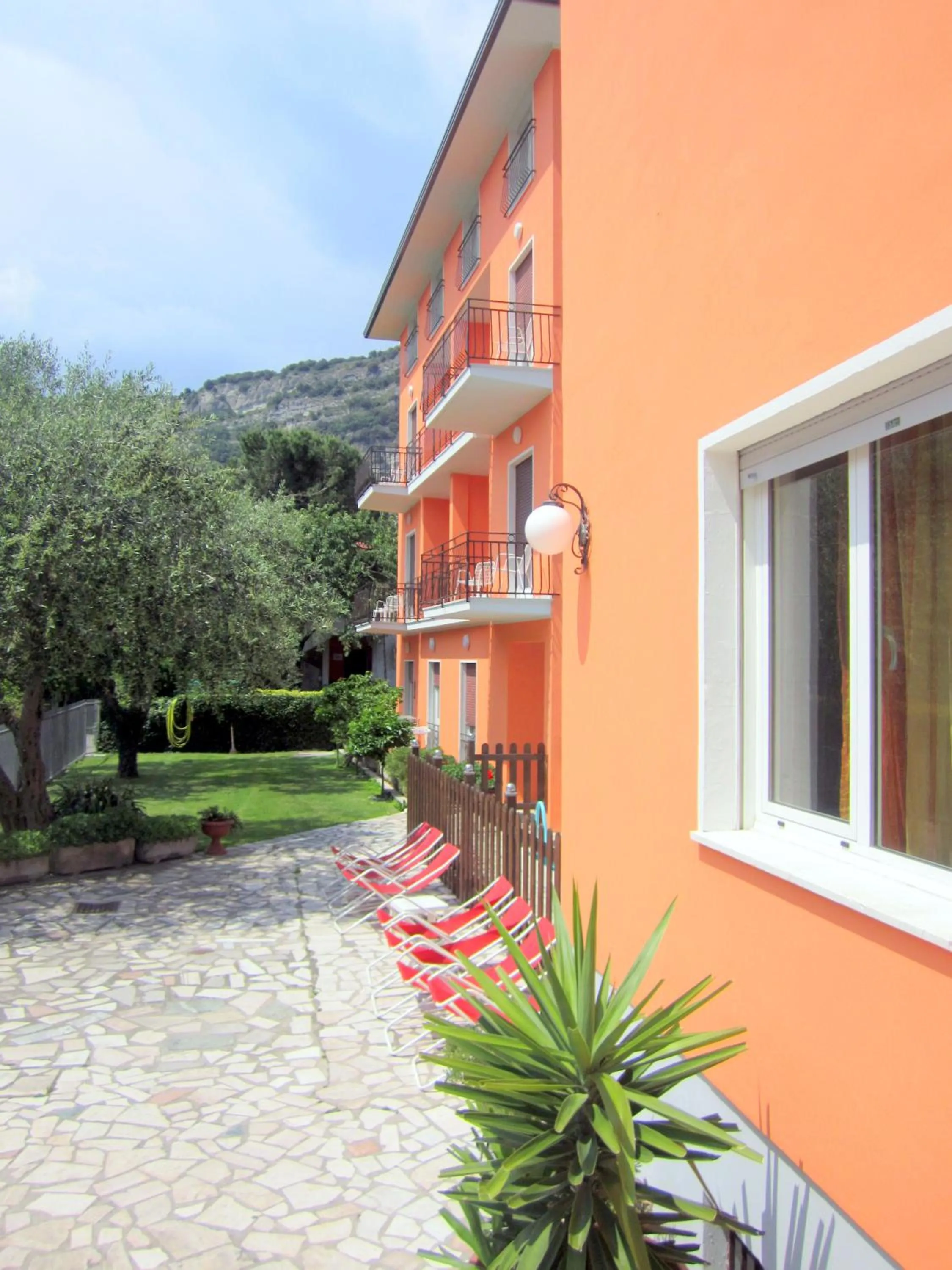 Facade/entrance in Albergo Villa Mimosa