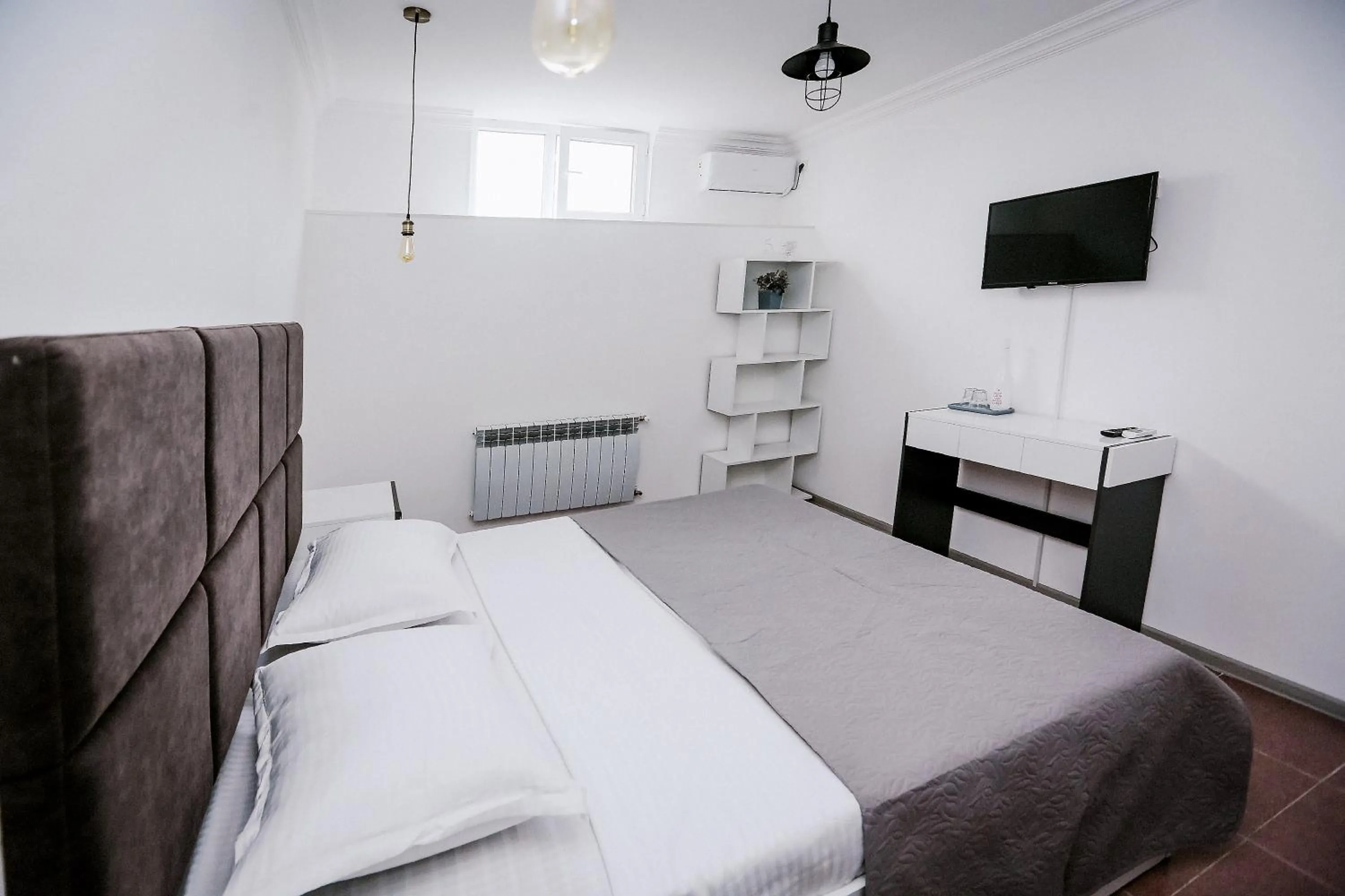 TV and multimedia, Bed in Hotel Tamar Mepe