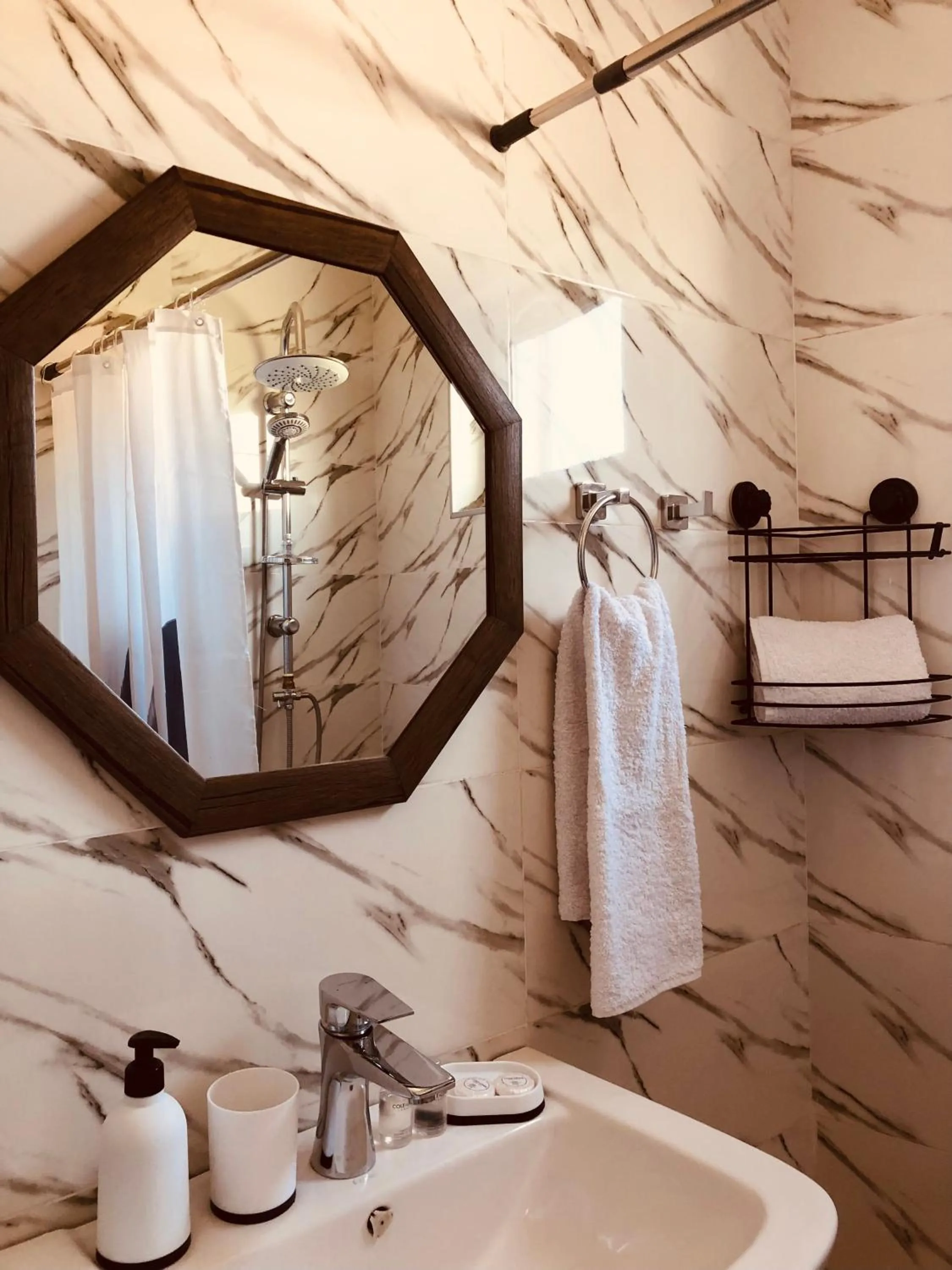 Toilet in Hotel Tamar Mepe