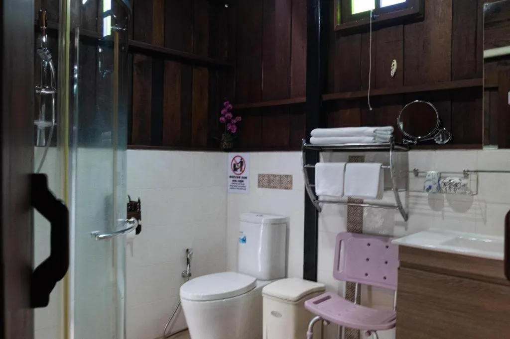 Toilet in Chiang Mai Summer Resort
