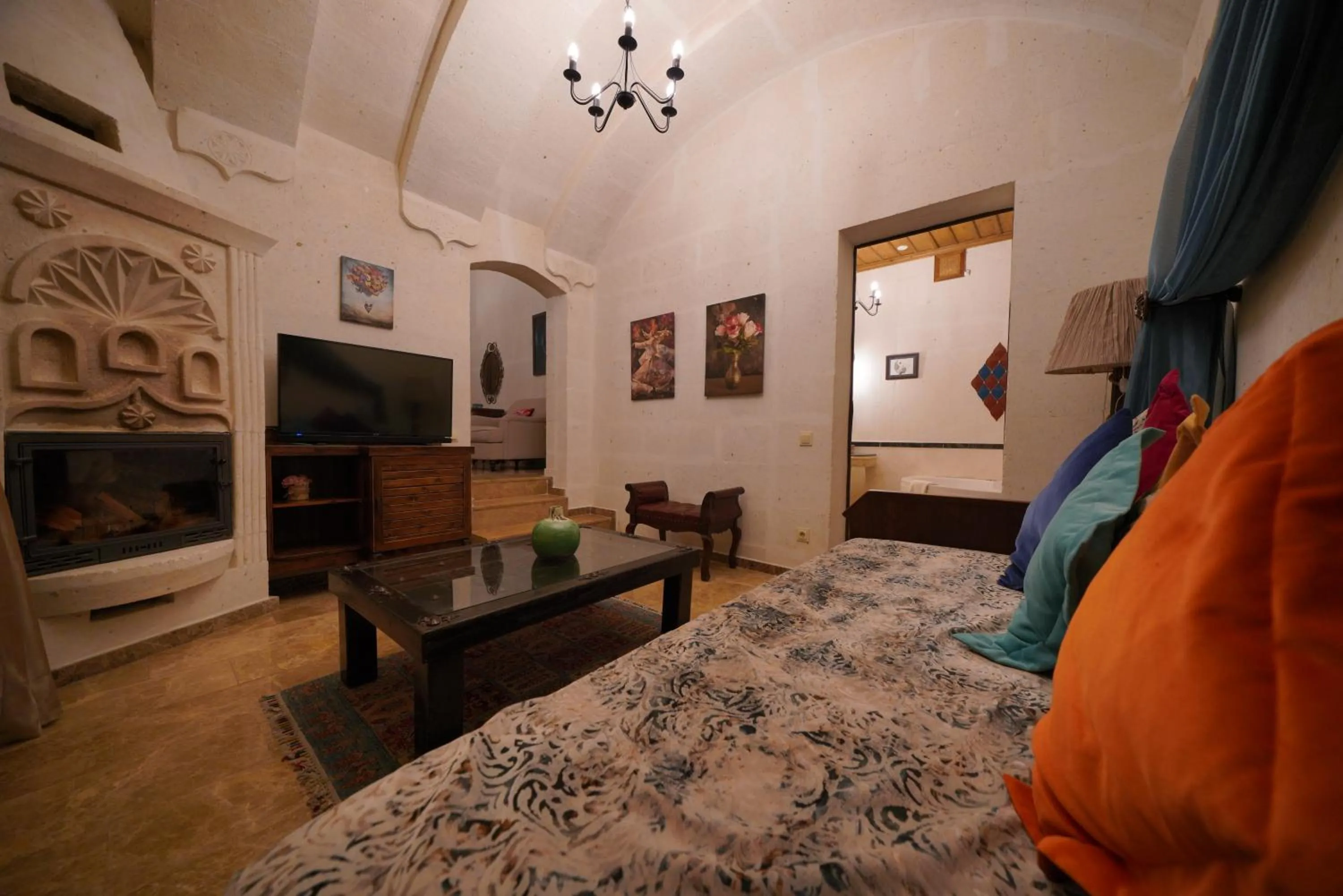 Living room, Bed in Mira Cappadocia Hotel