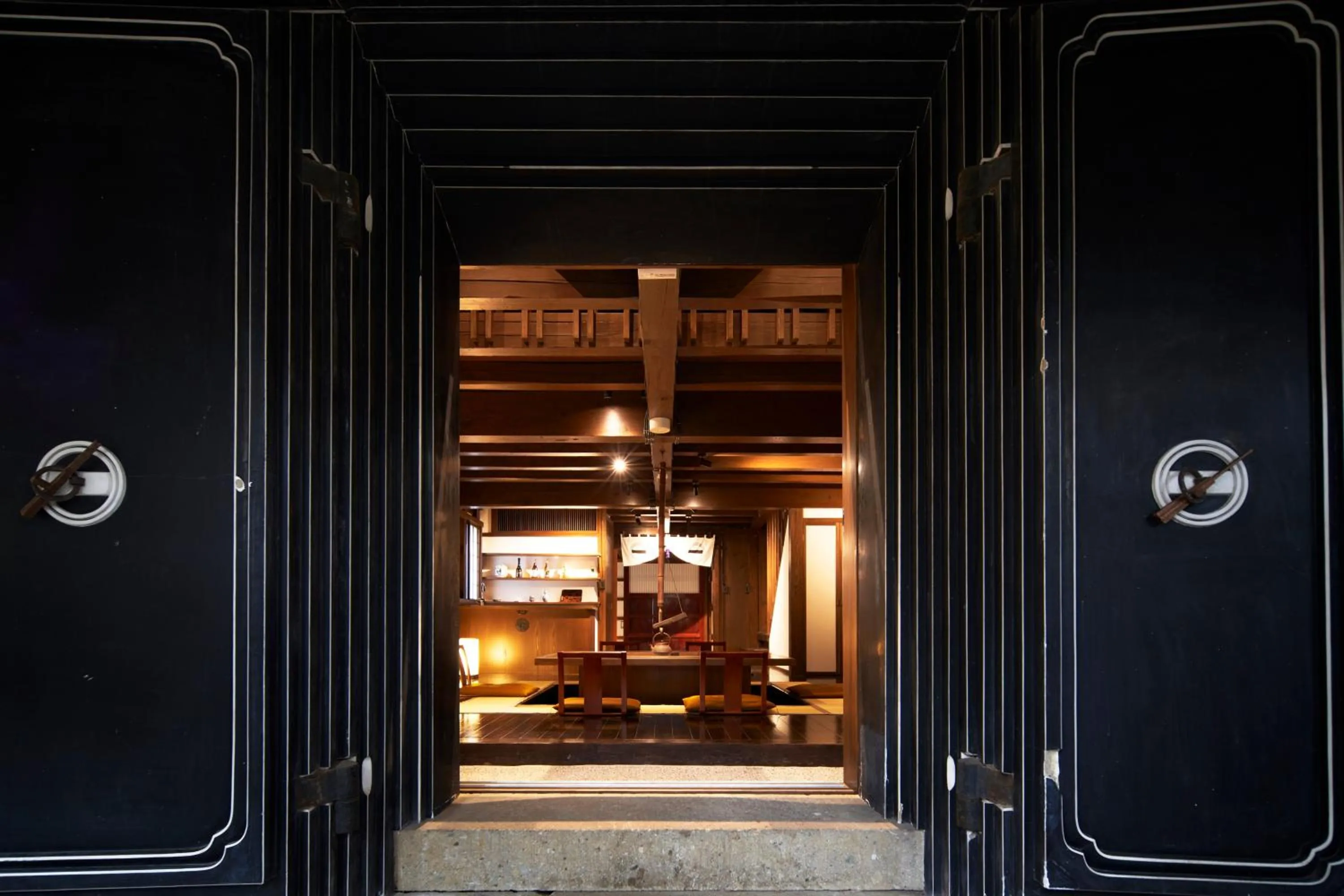 Facade/entrance in wanoi KAKUNODATE