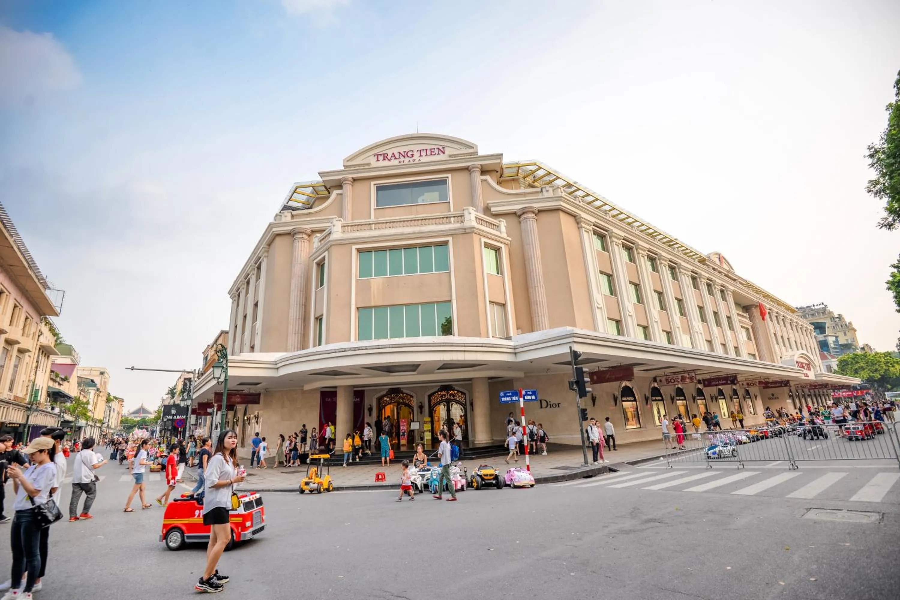 Property building in 22housing Hotel & Residence 81 Linh Lang