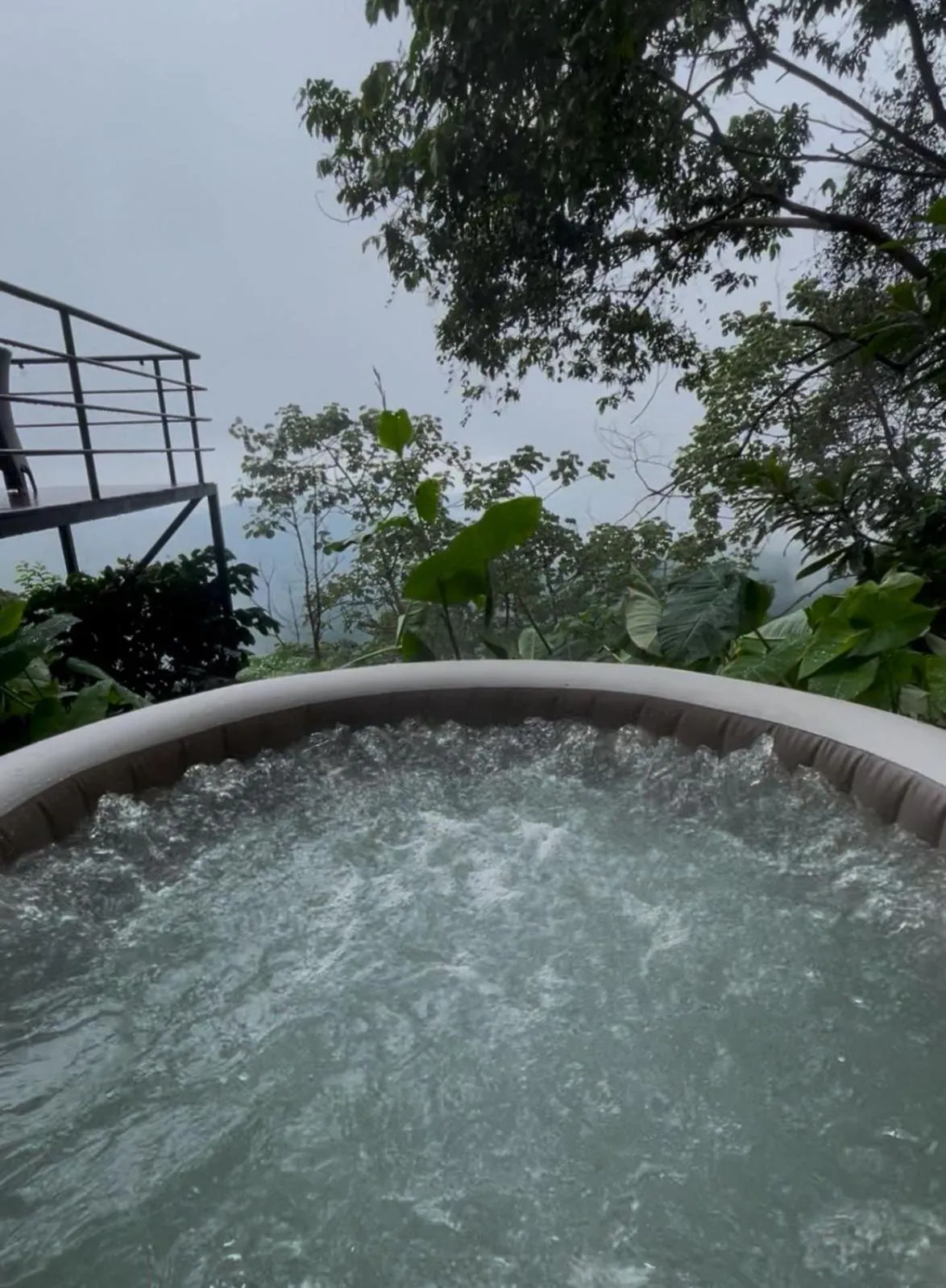 Hot Tub in Trekker Glamping - EcoLodge Boutique