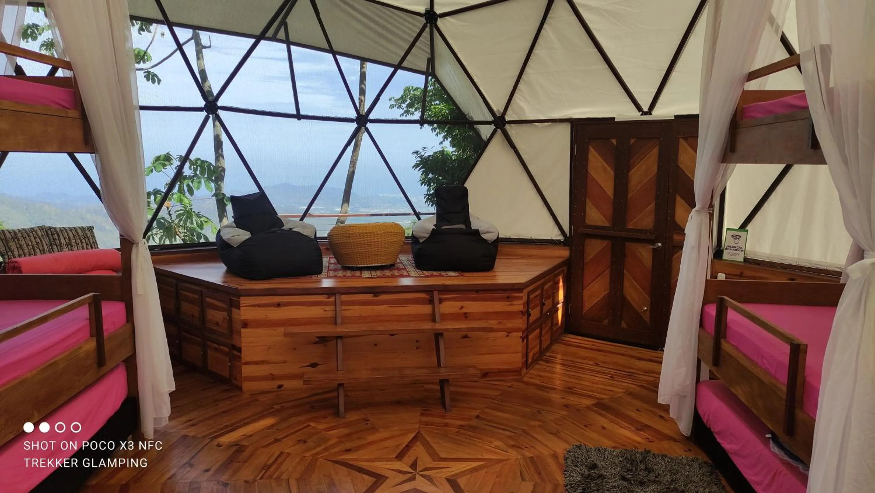 People in Trekker Glamping - EcoLodge Boutique