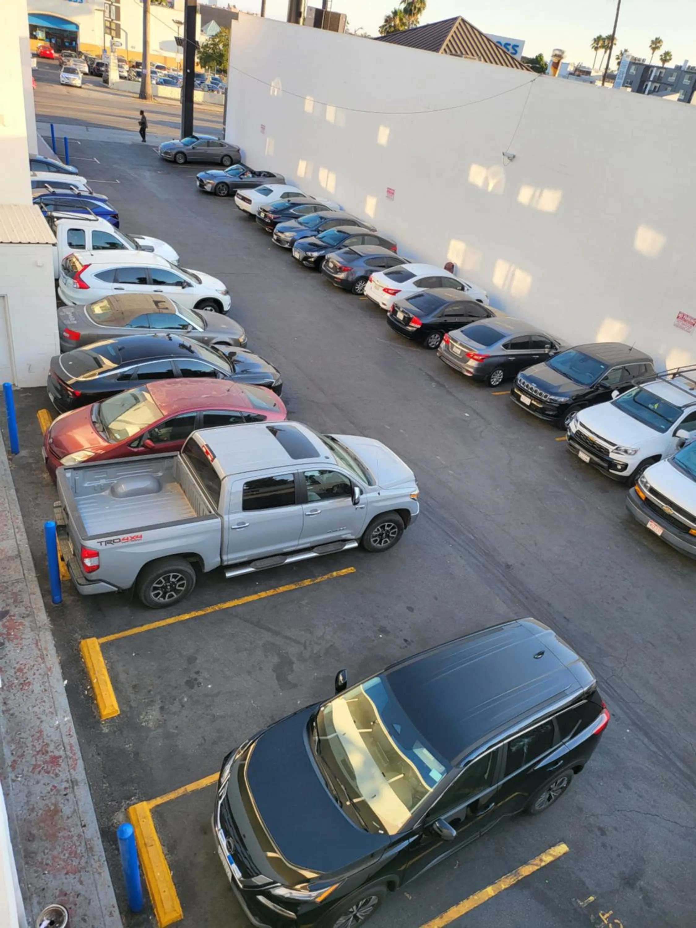 Parking in Dusk Hotel Hollywood