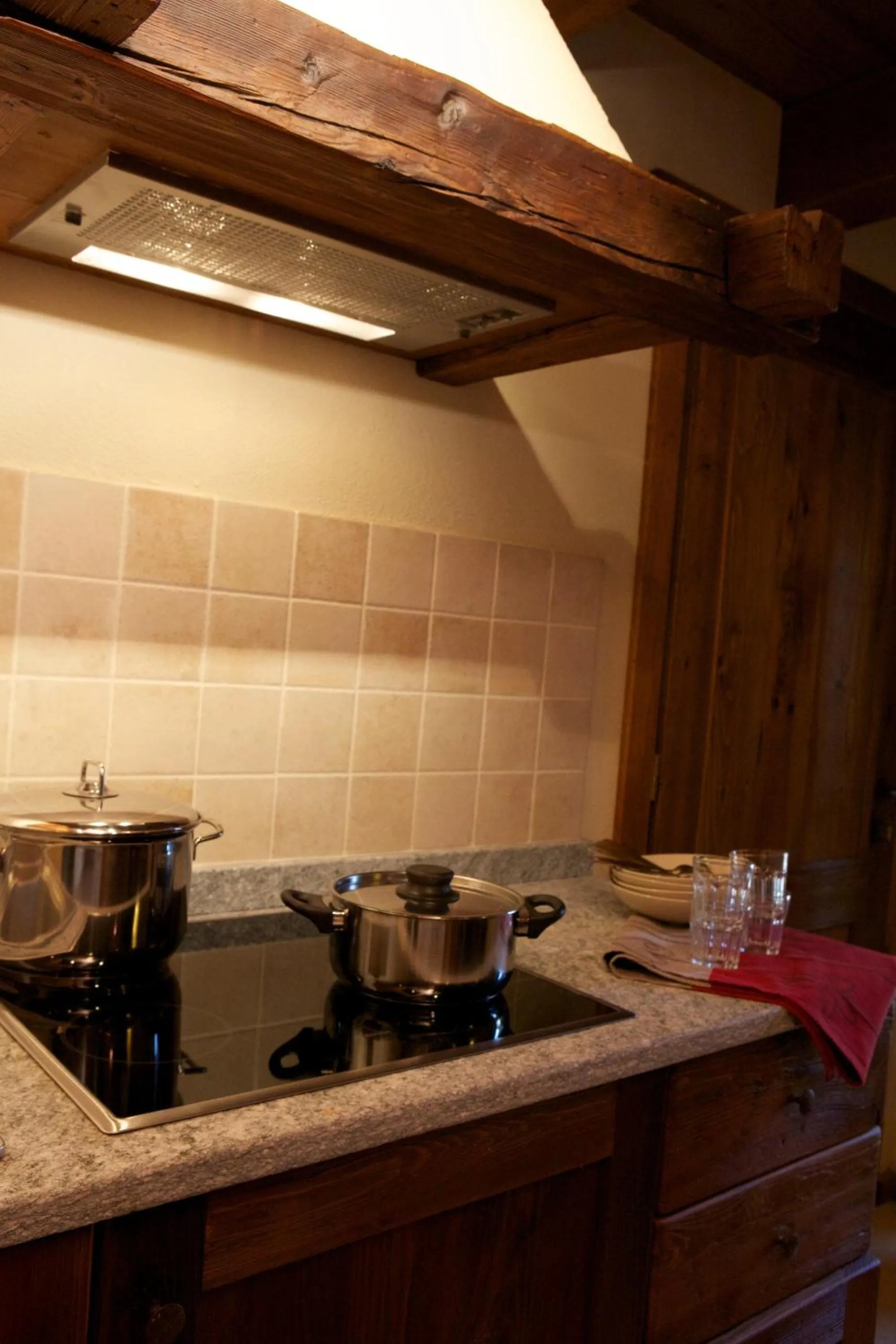 Kitchen or kitchenette in Le Petit Coeur Residence De Montagne