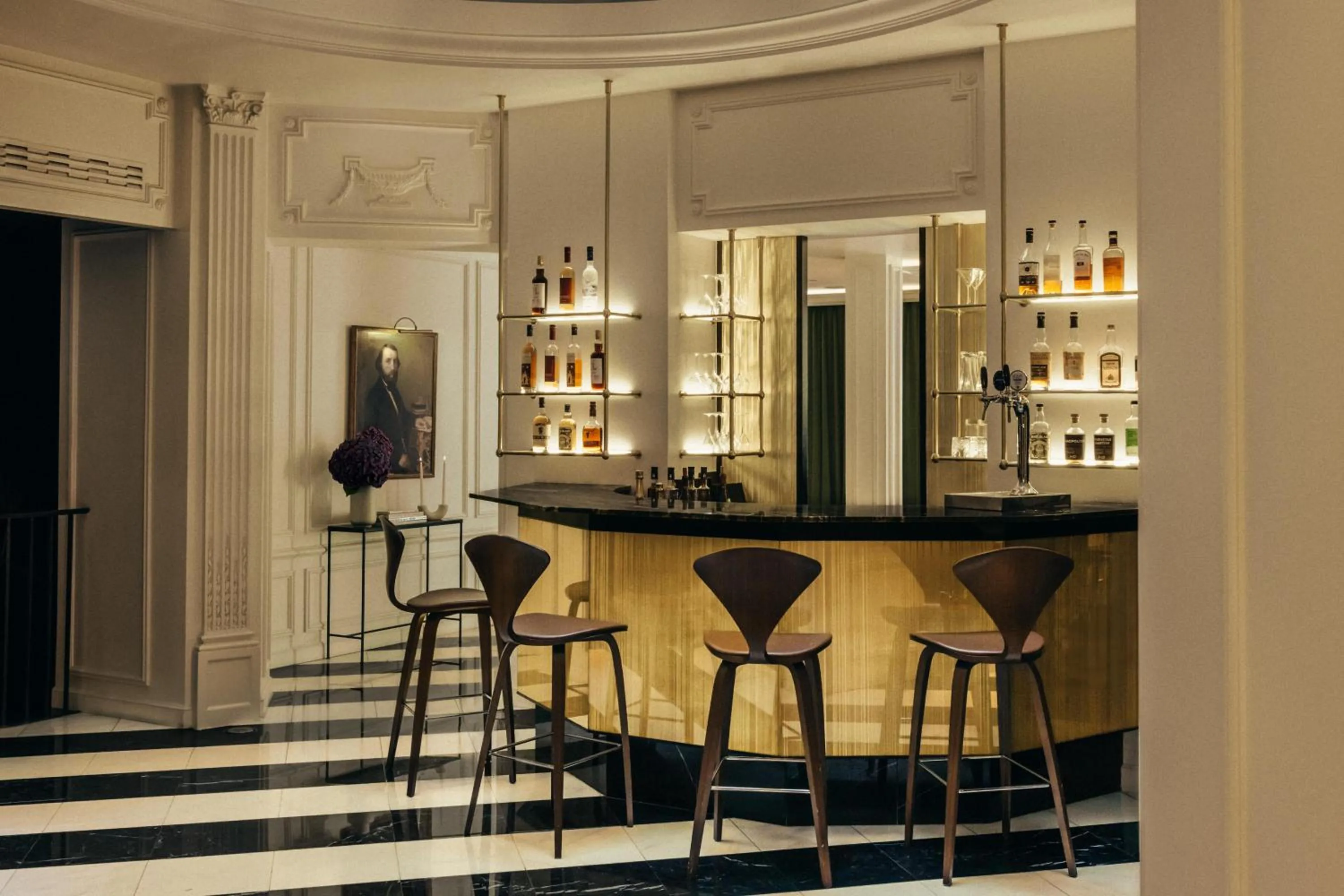 Lounge or bar in Hôtel Bourgogne & Montana