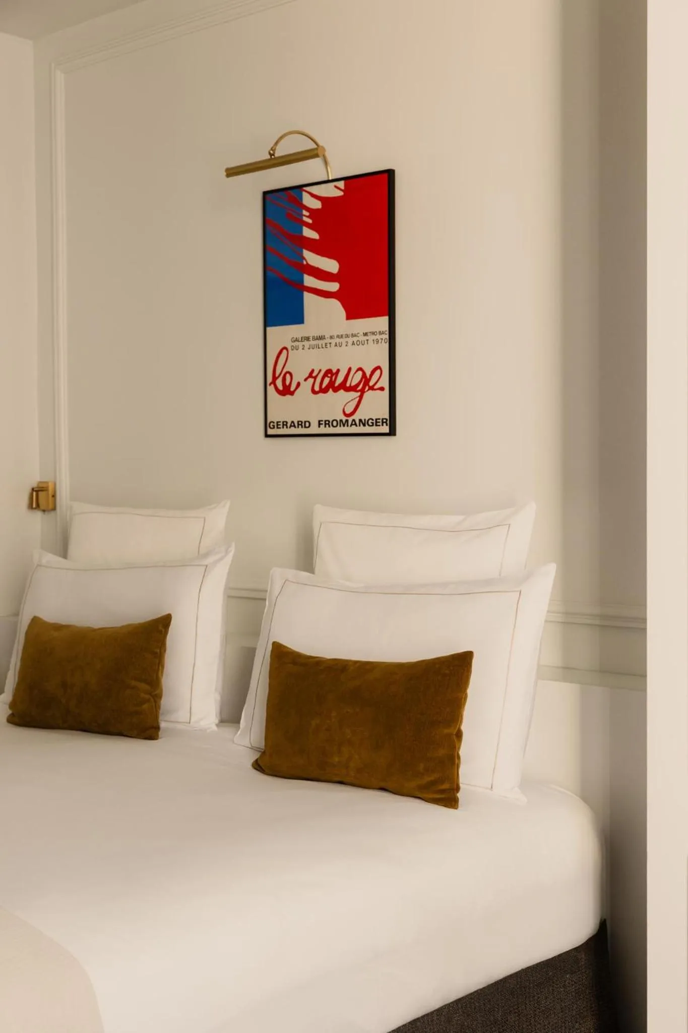 Bed in Hôtel Bourgogne & Montana