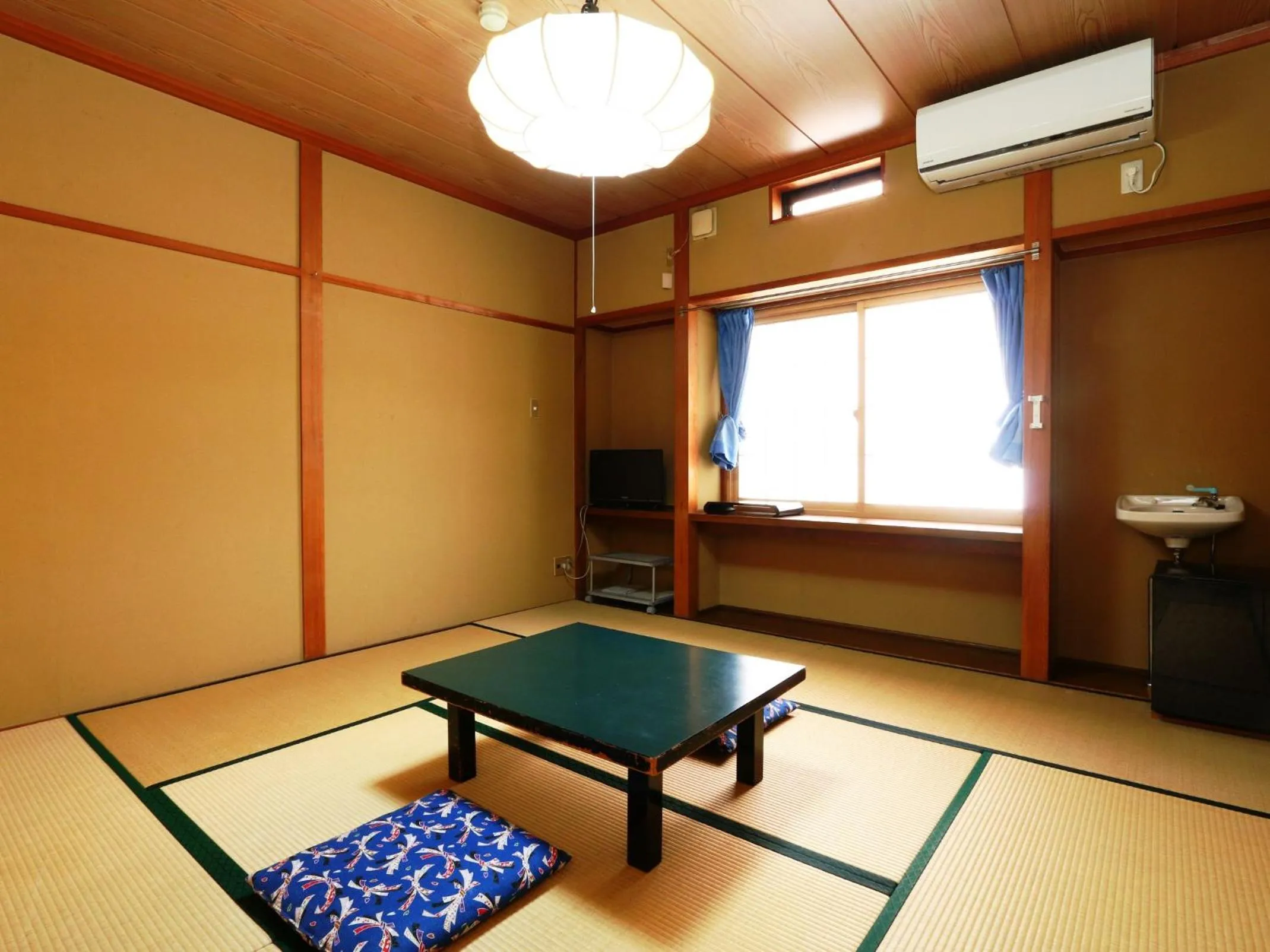 Photo of the whole room in Hakuraiso