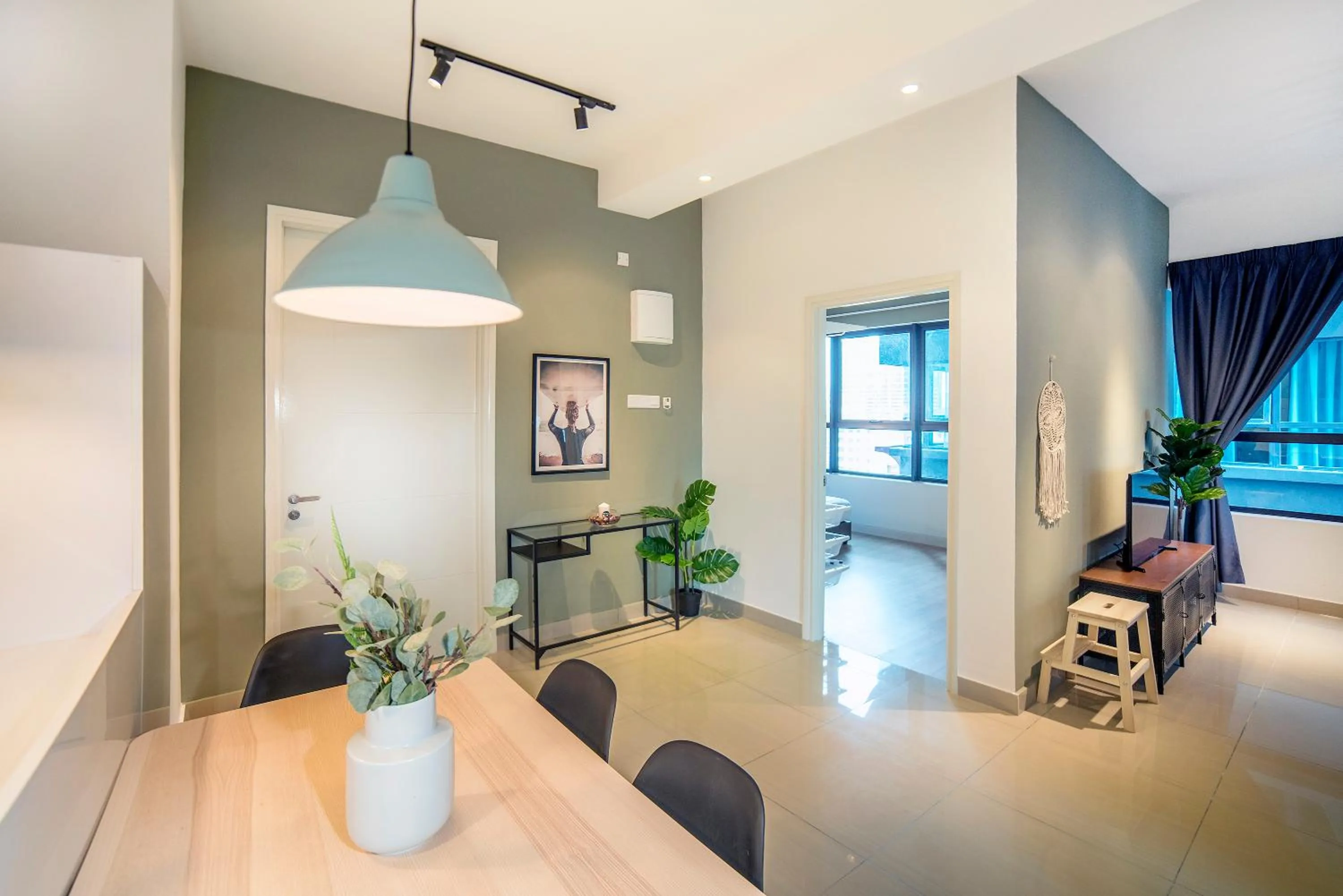 Living room in Arte Plus KLCC Designer Suites by Cobnb