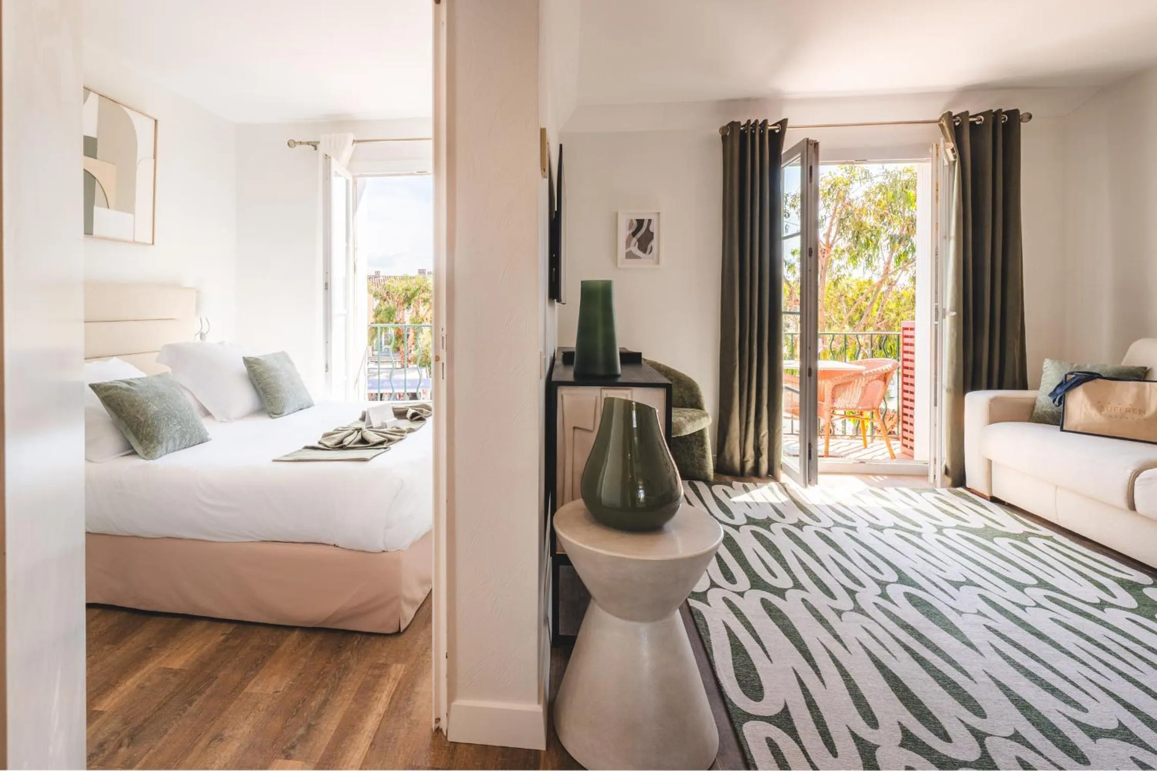 Living room in Le Suffren Hôtel