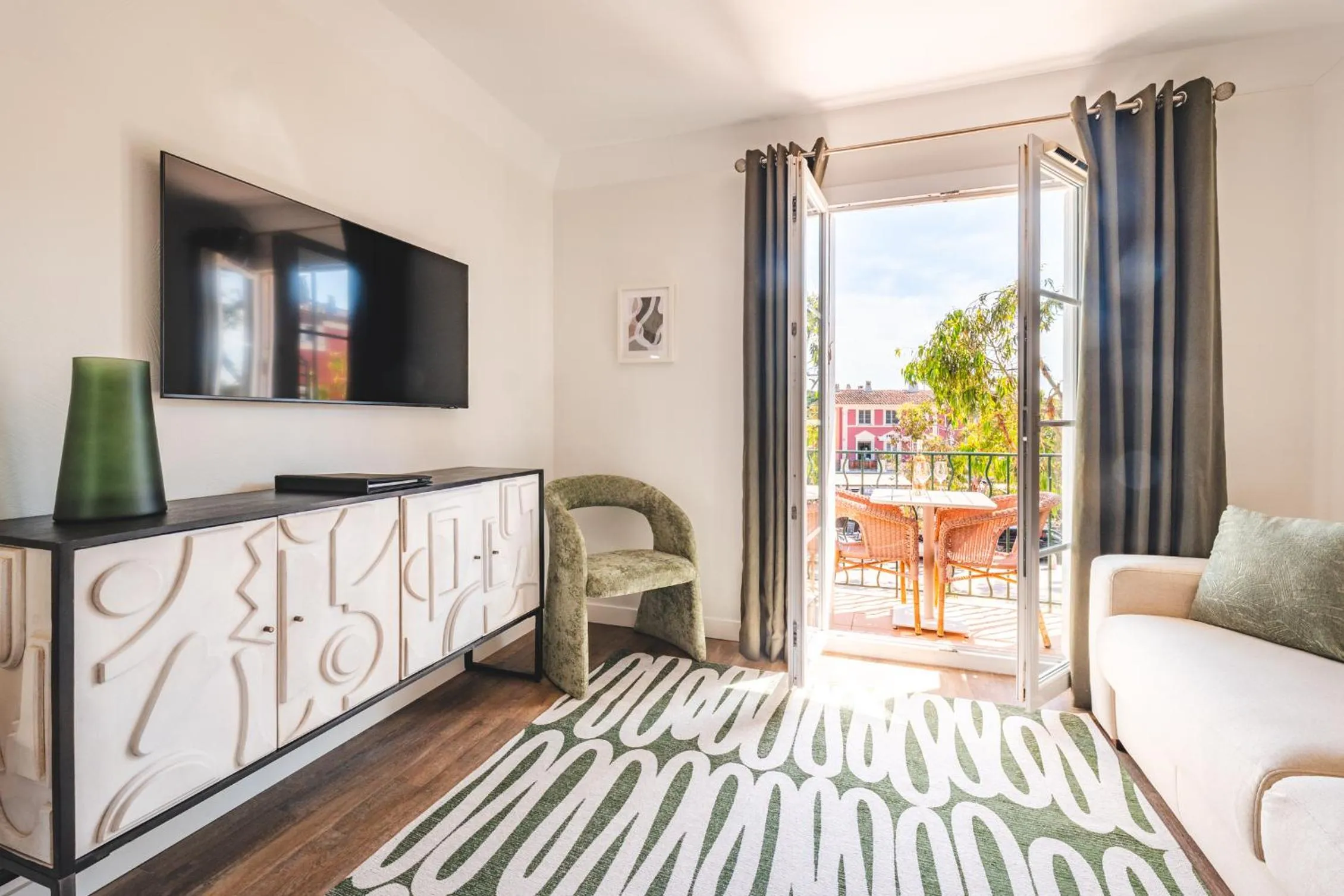 Living room in Le Suffren Hôtel