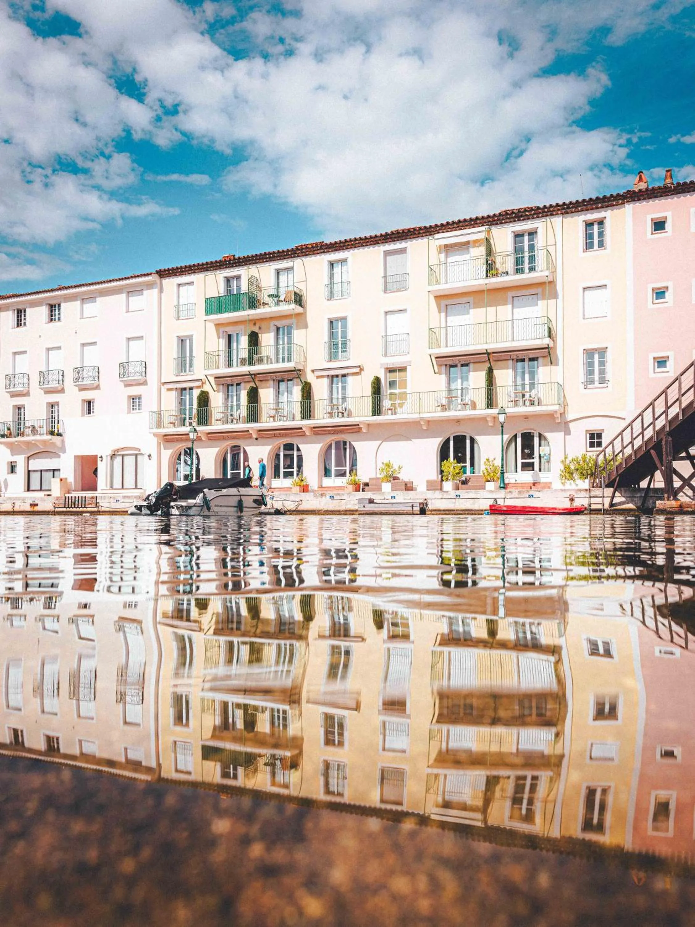 Property building in Le Suffren Hôtel