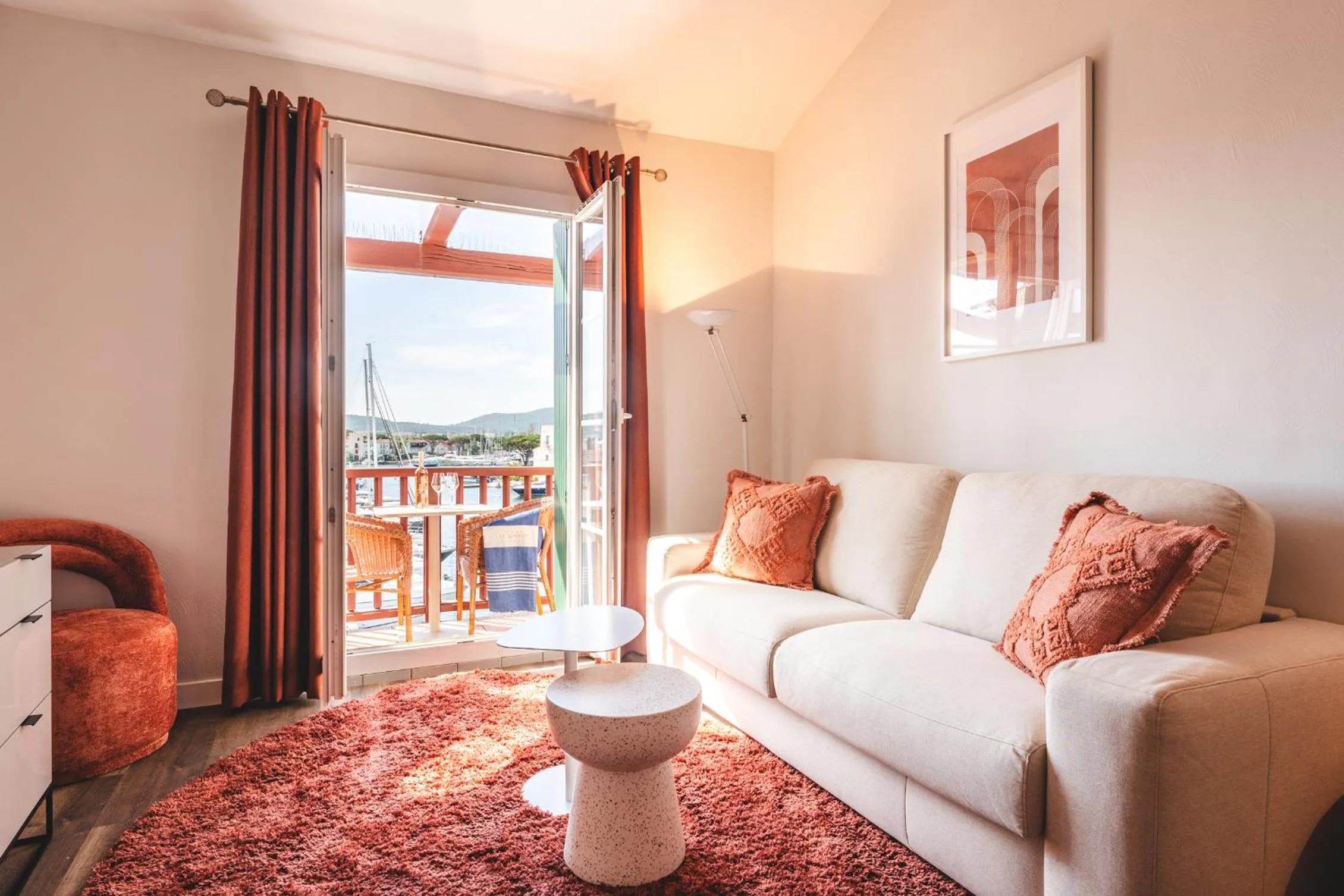 Living room in Le Suffren Hôtel