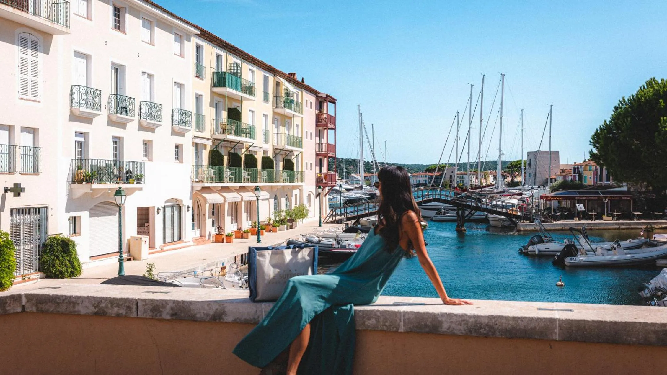 Property building in Le Suffren Hôtel