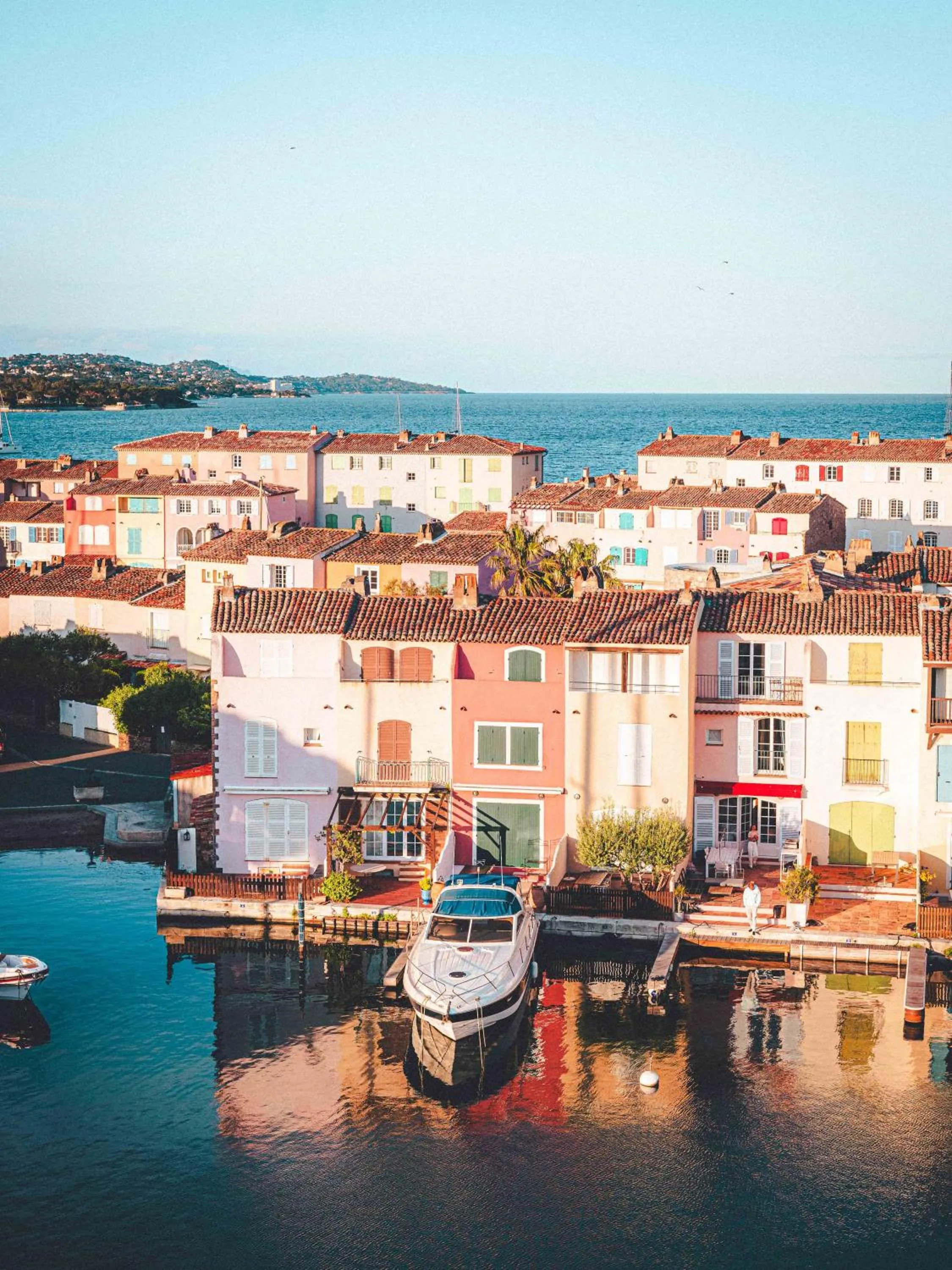 Nearby landmark in Le Suffren Hôtel