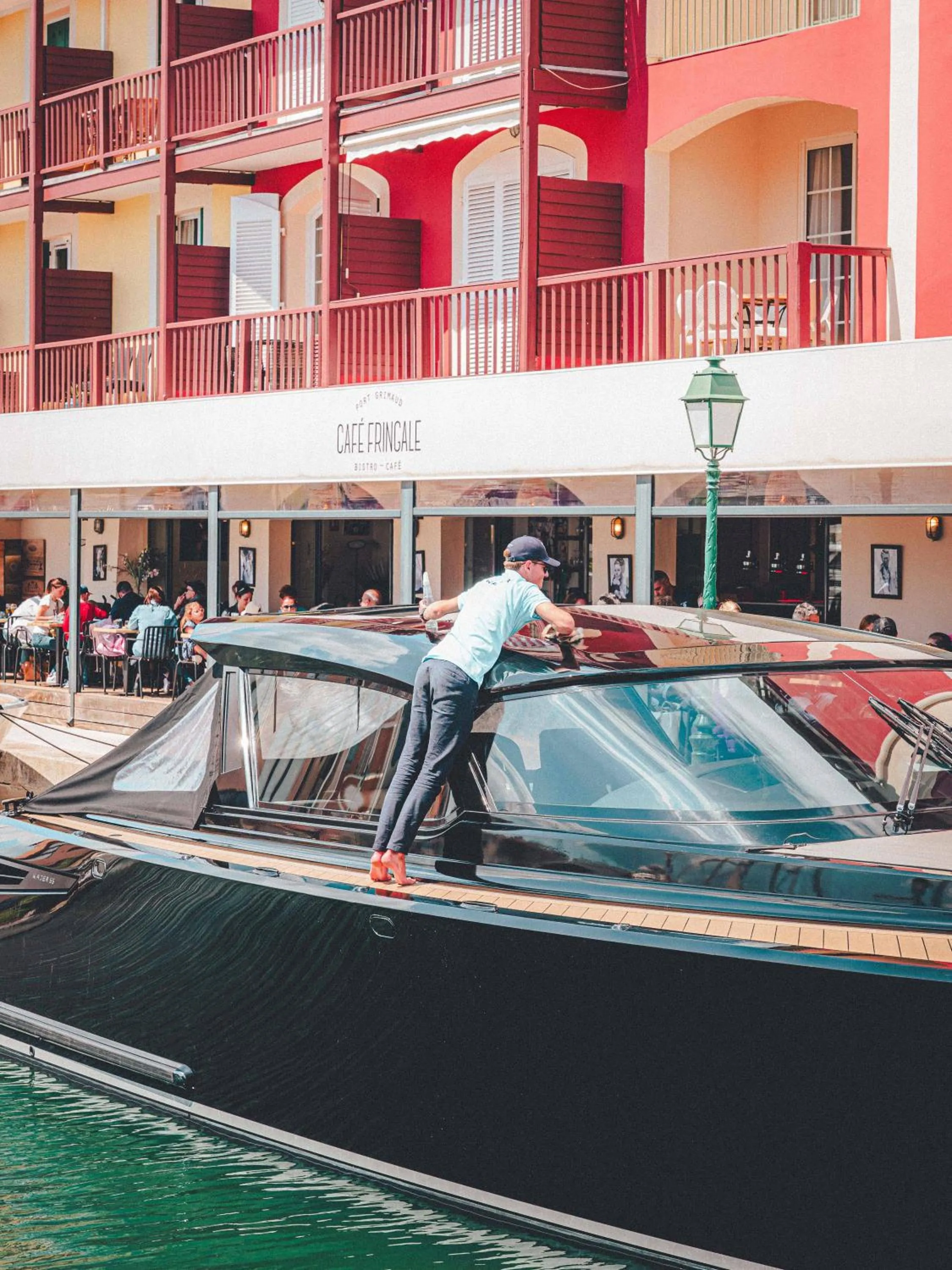 Property building in Le Suffren Hôtel