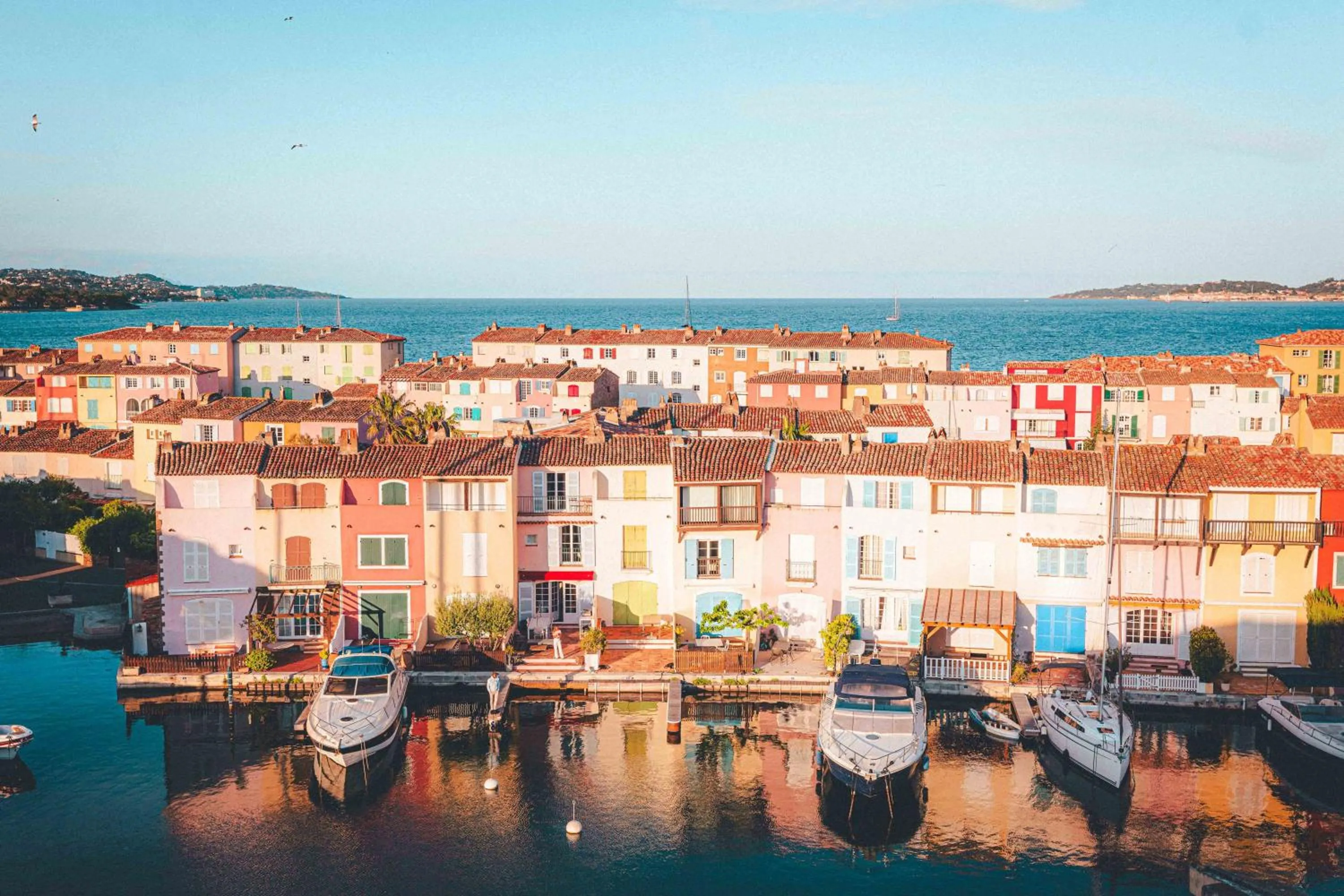 Nearby landmark in Le Suffren Hôtel