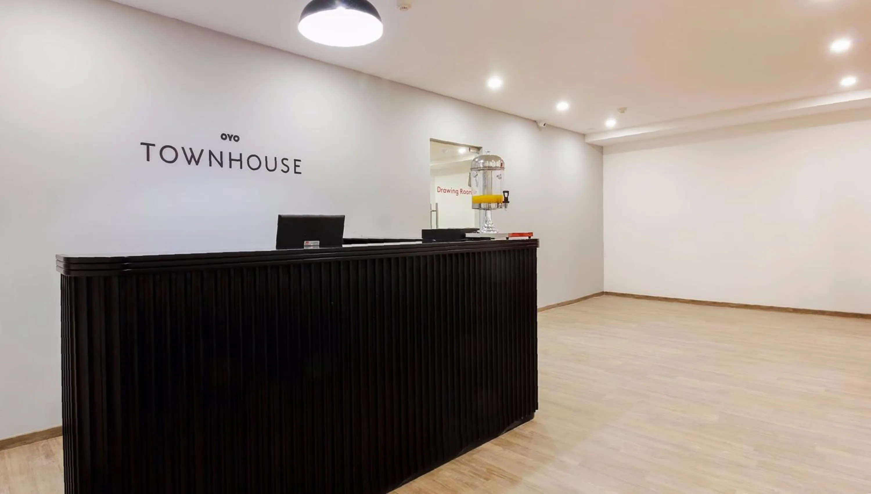 Lobby or reception in Super Townhouse RCC Elite